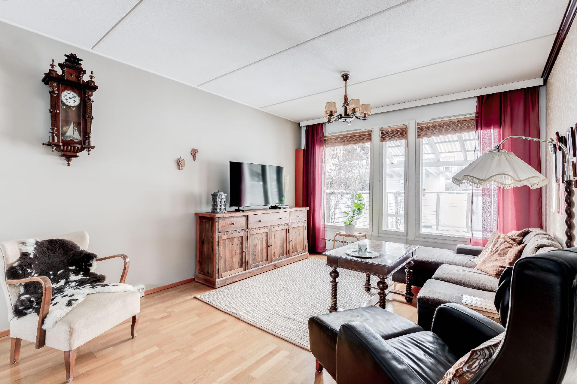 Saramäentie 9a, Paloheinä, Helsinki