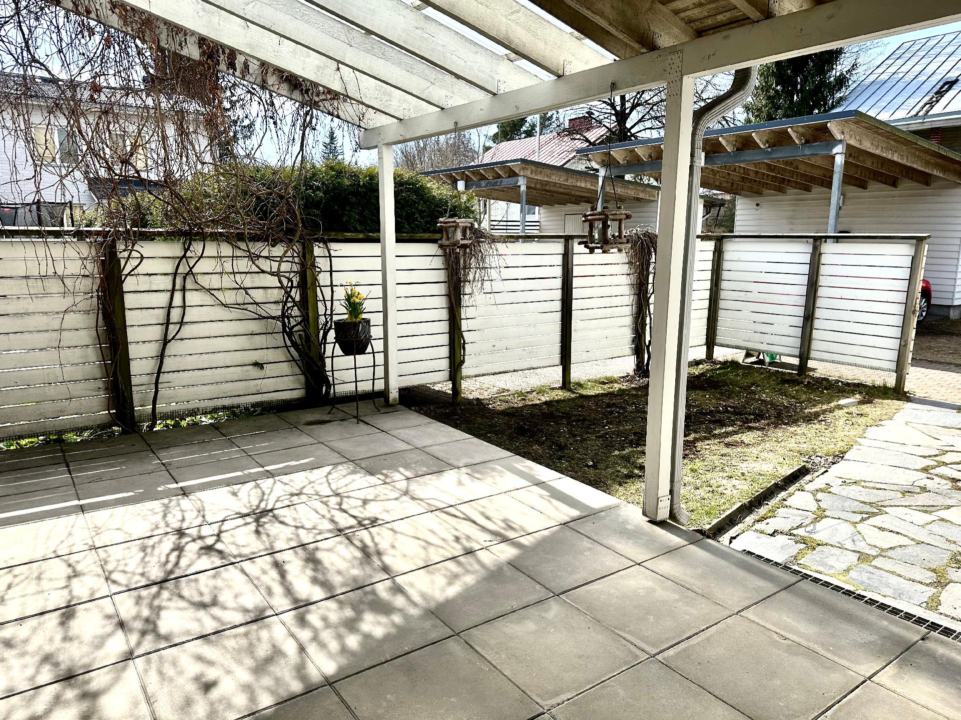 Saramäentie 9a, Paloheinä, Helsinki