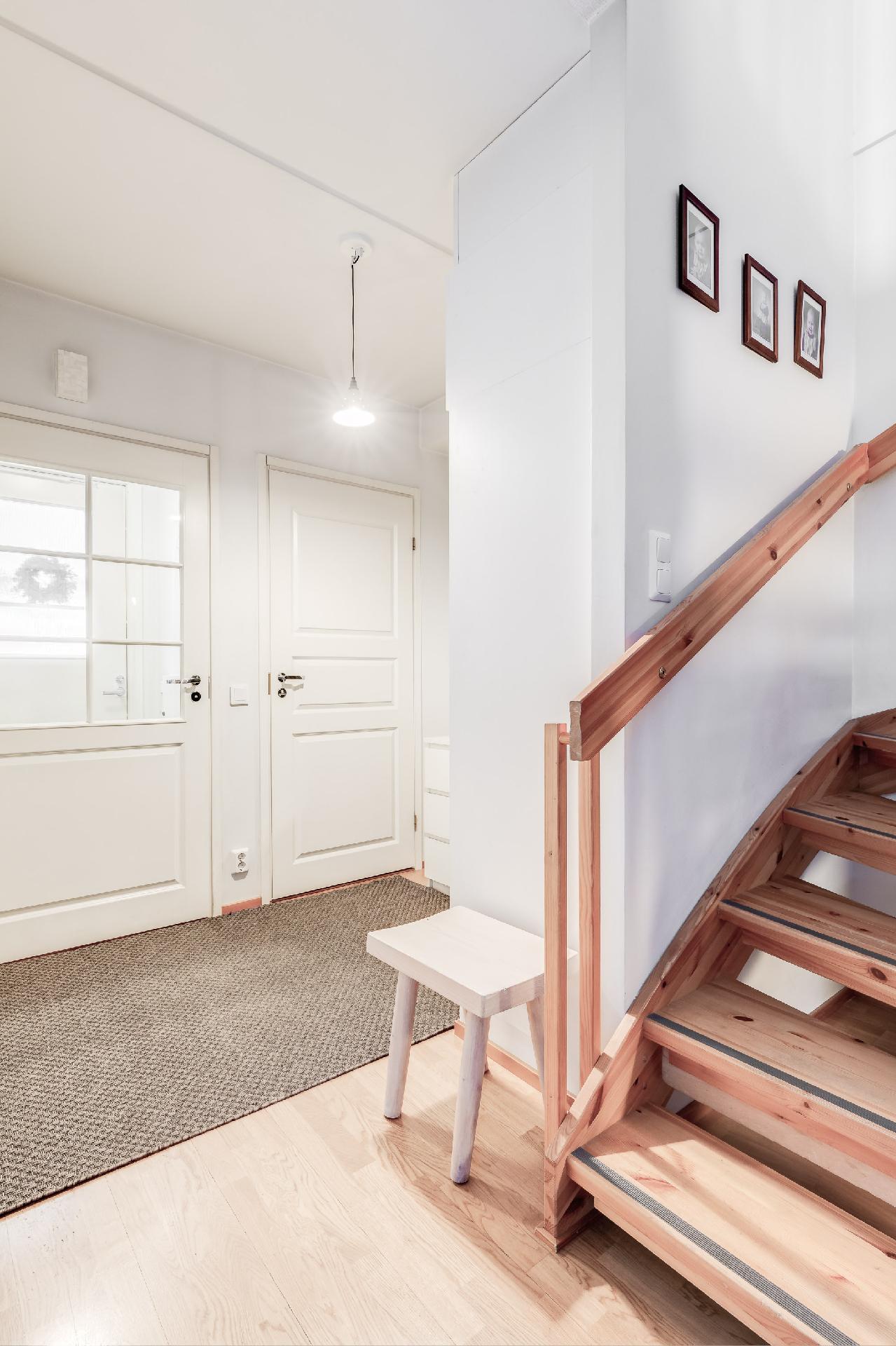 Saramäentie 9a, Paloheinä, Helsinki