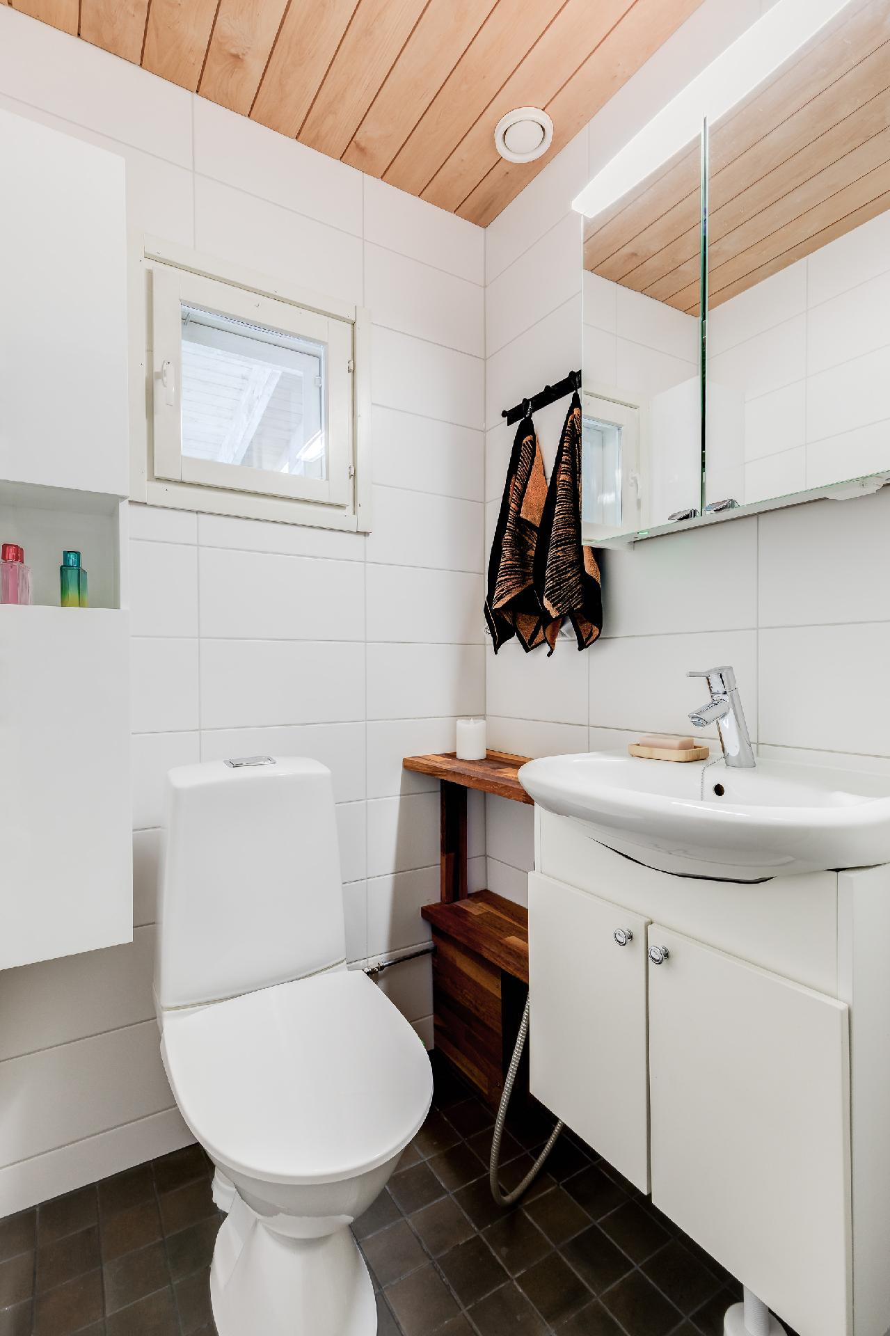 Saramäentie 9a, Paloheinä, Helsinki