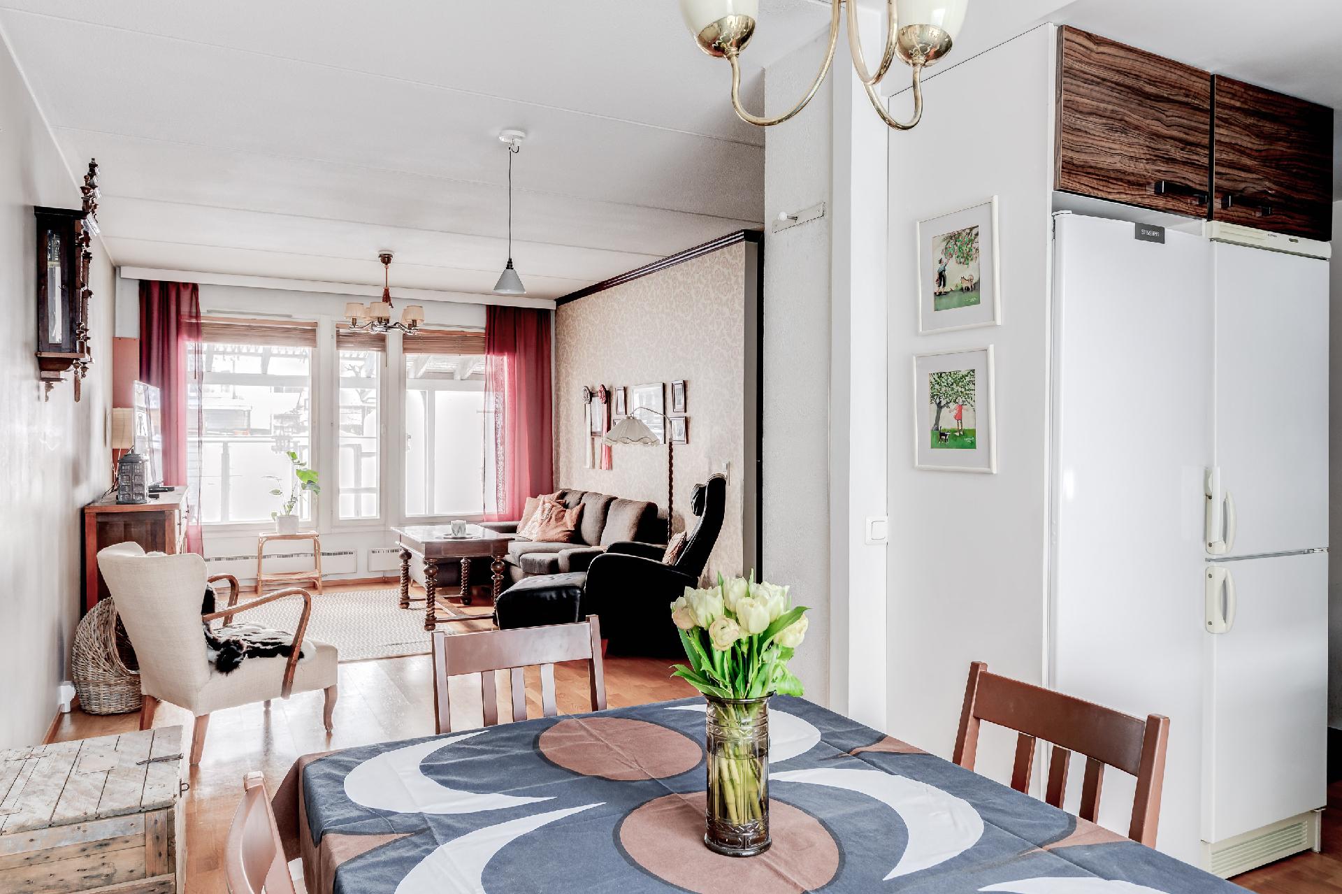 Saramäentie 9a, Paloheinä, Helsinki