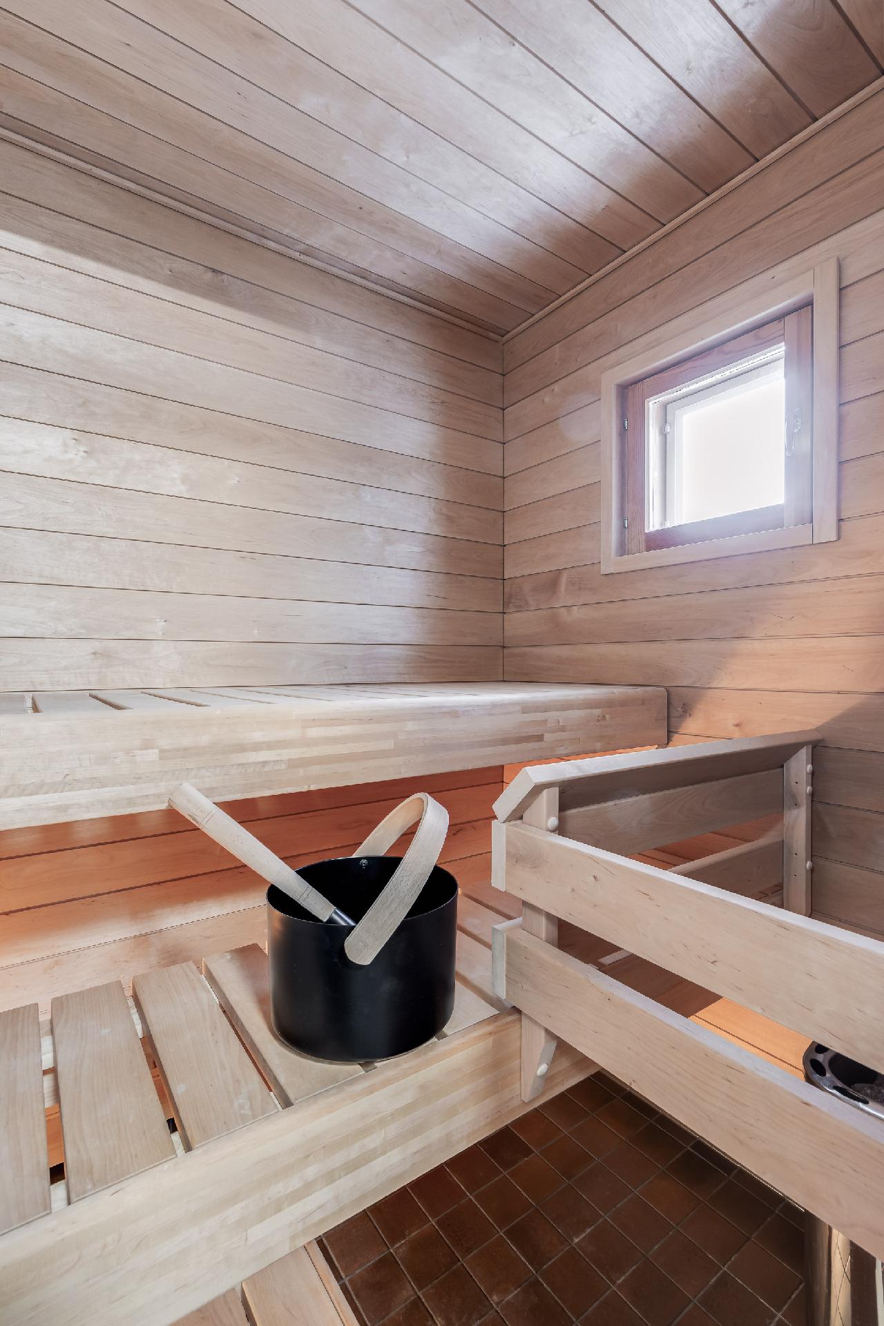 Saramäentie 9a, Paloheinä, Helsinki