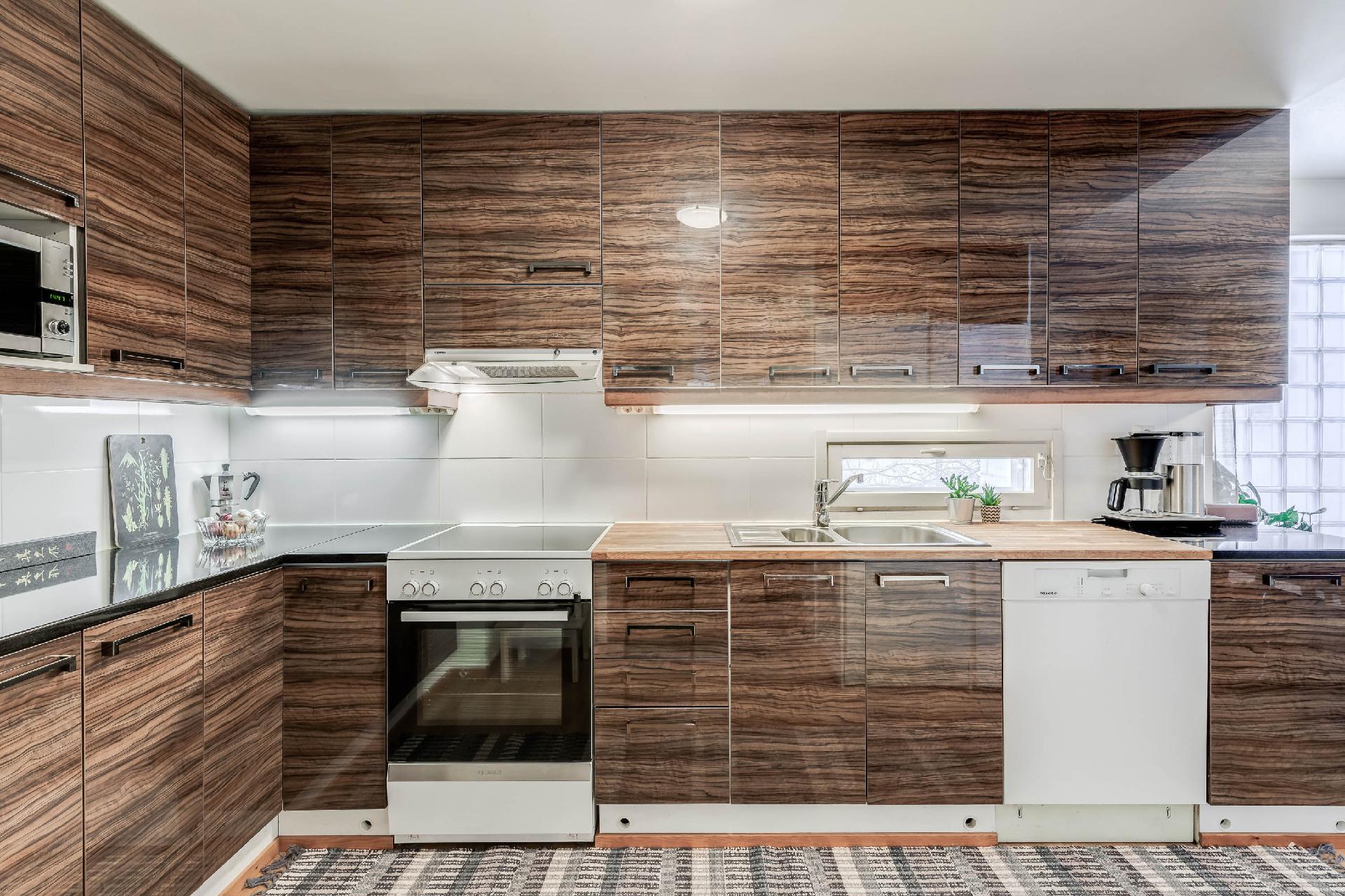 Saramäentie 9a, Paloheinä, Helsinki