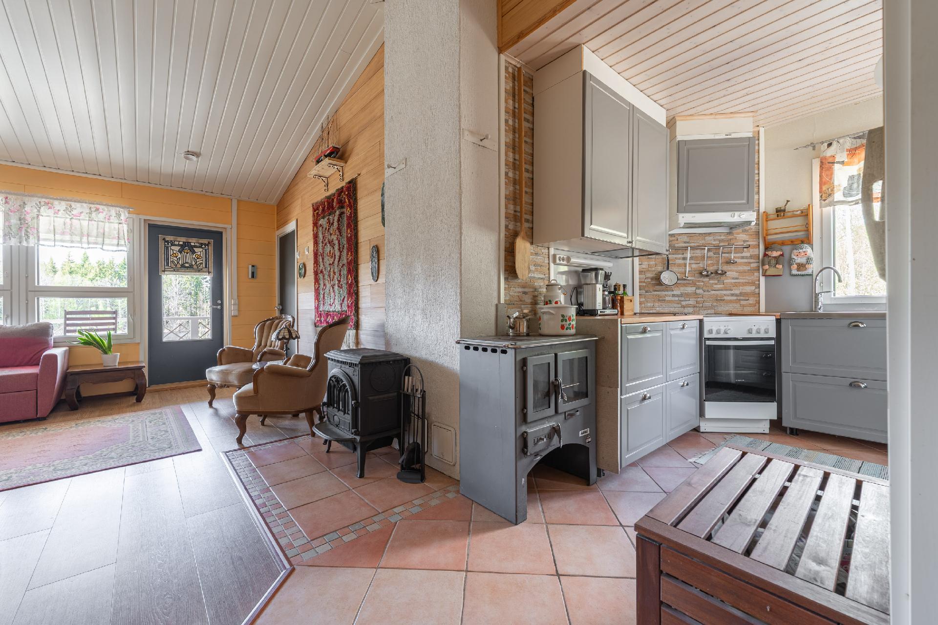 Ukonlahdentie 147, Vehmersalmi, Kuopio