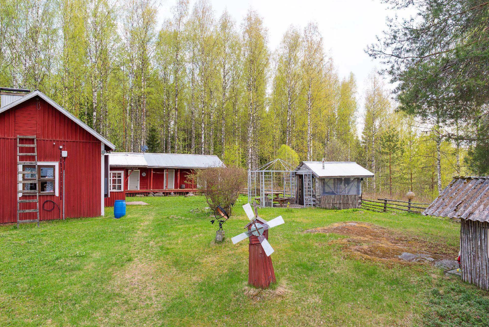 Hautakoskentie 351, Huikko, Toivakka