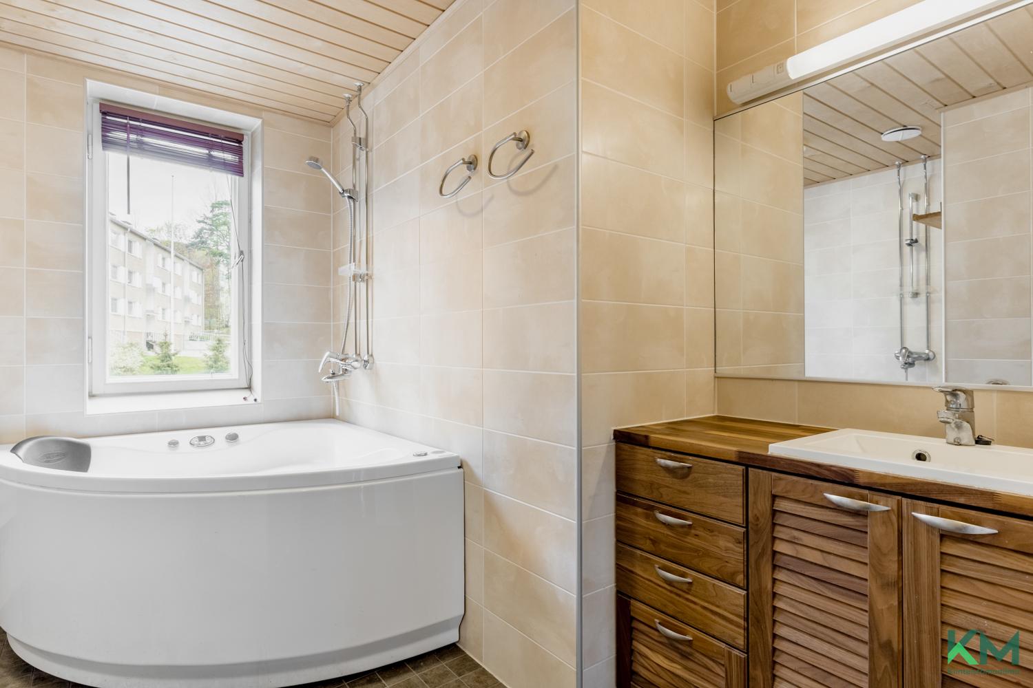 Isonnevantie 26, Etelä-Haaga, Helsinki