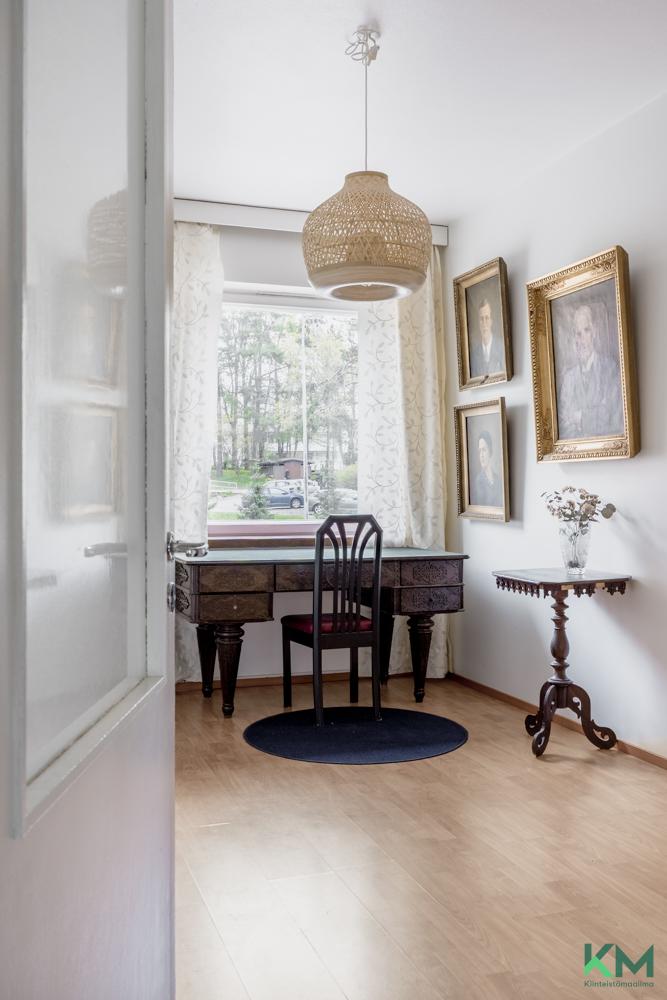 Alkuperäisiä ovia.