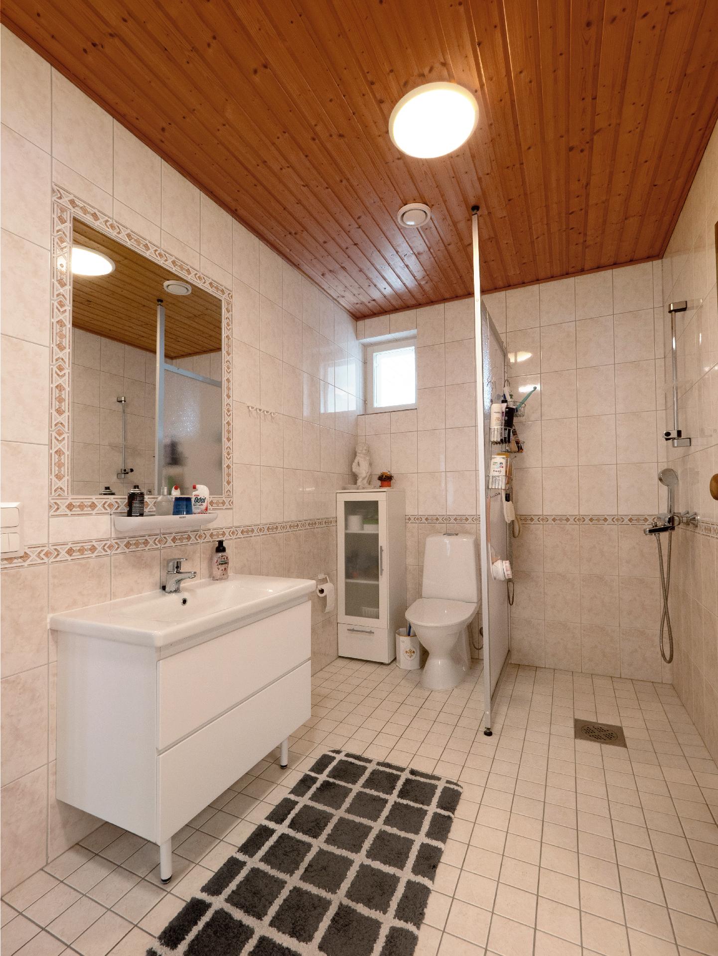 Kaukoputkentie 12, Utra, Joensuu