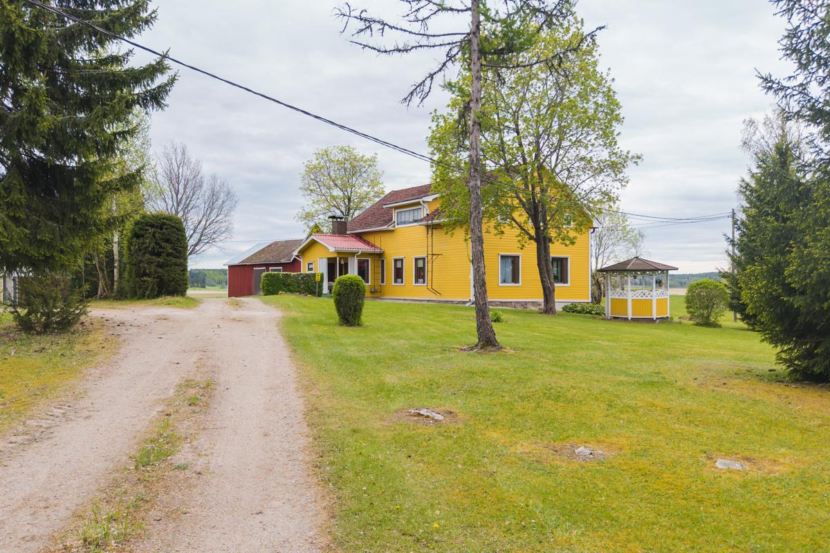 Isohiidentie 611, Pertteli, Salo