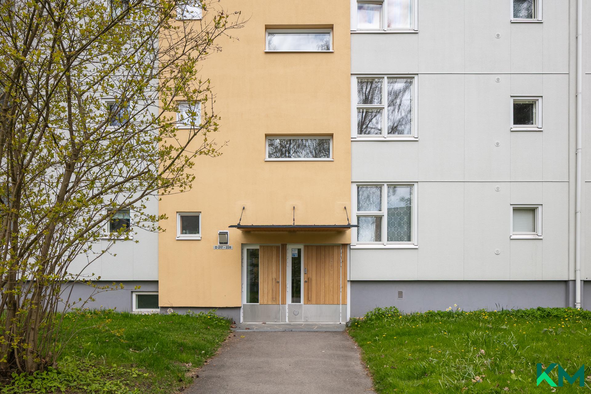 Lumikintie 4, Roihuvuori, Helsinki