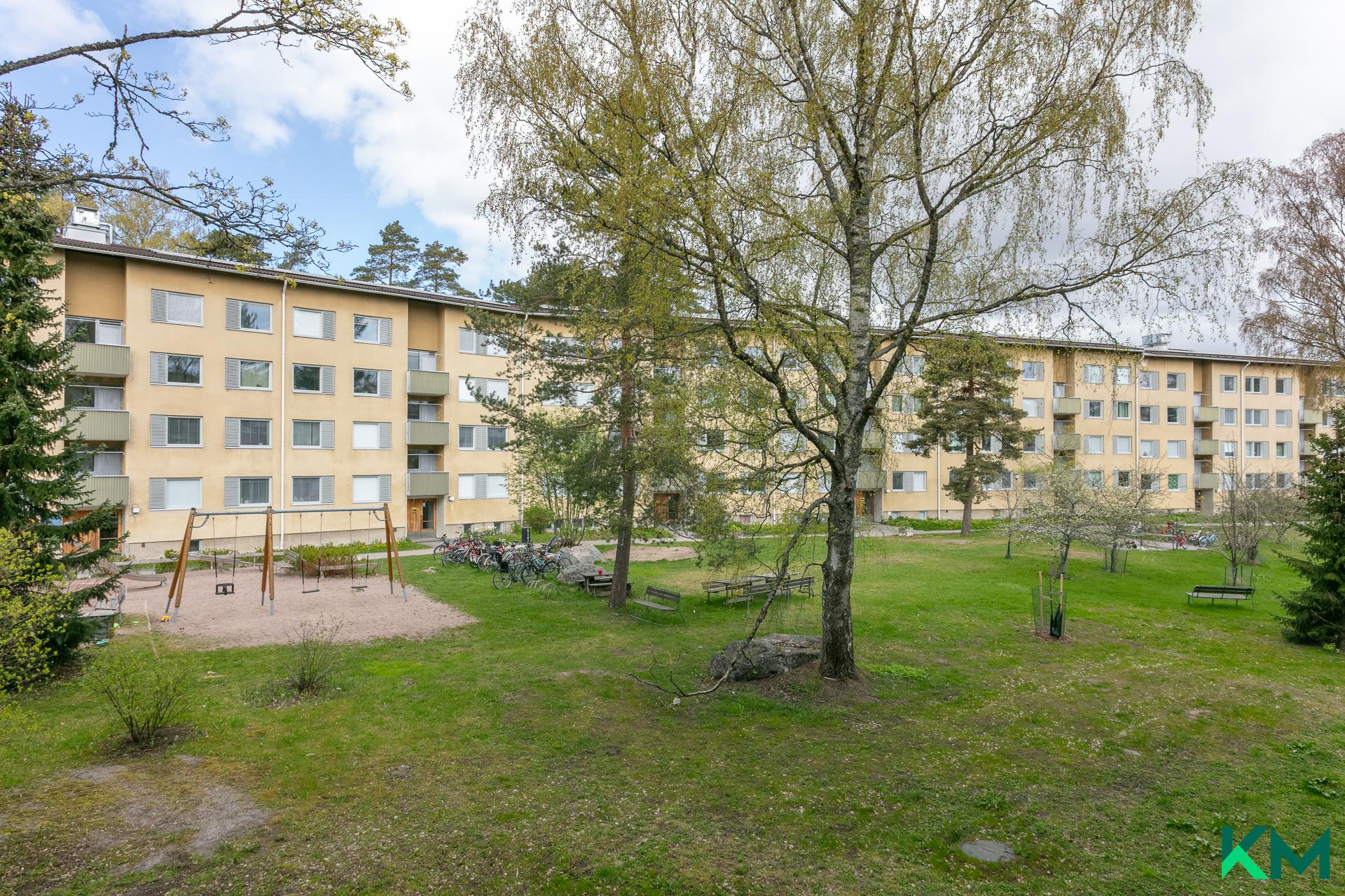 Lumikintie 4, Roihuvuori, Helsinki