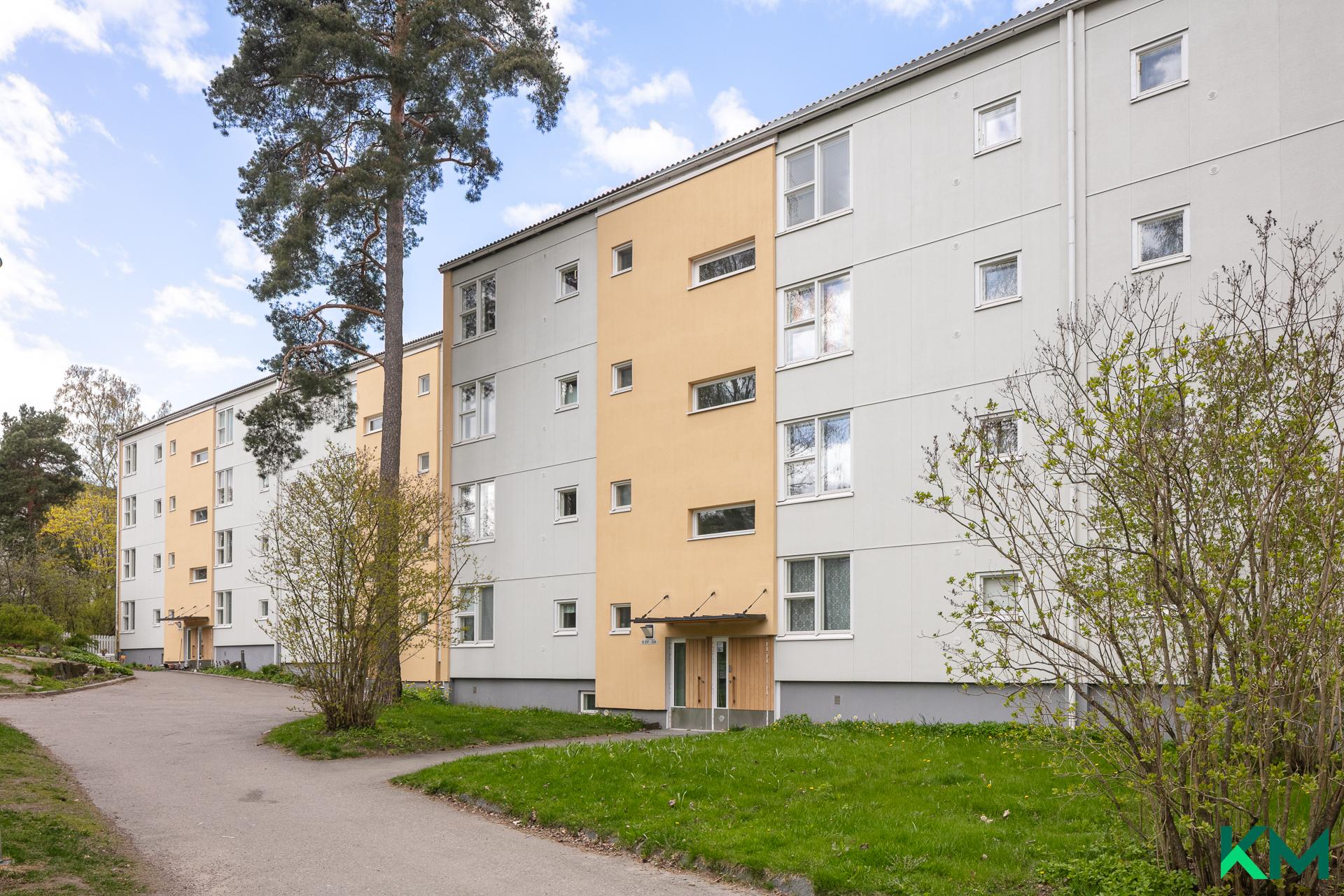 Lumikintie 4, Roihuvuori, Helsinki