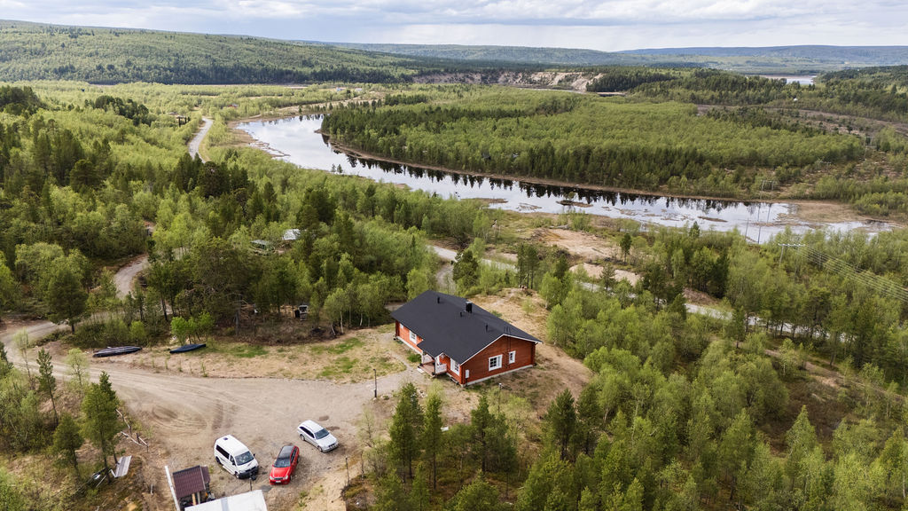 Pasijoentie 13, Karigasniemi