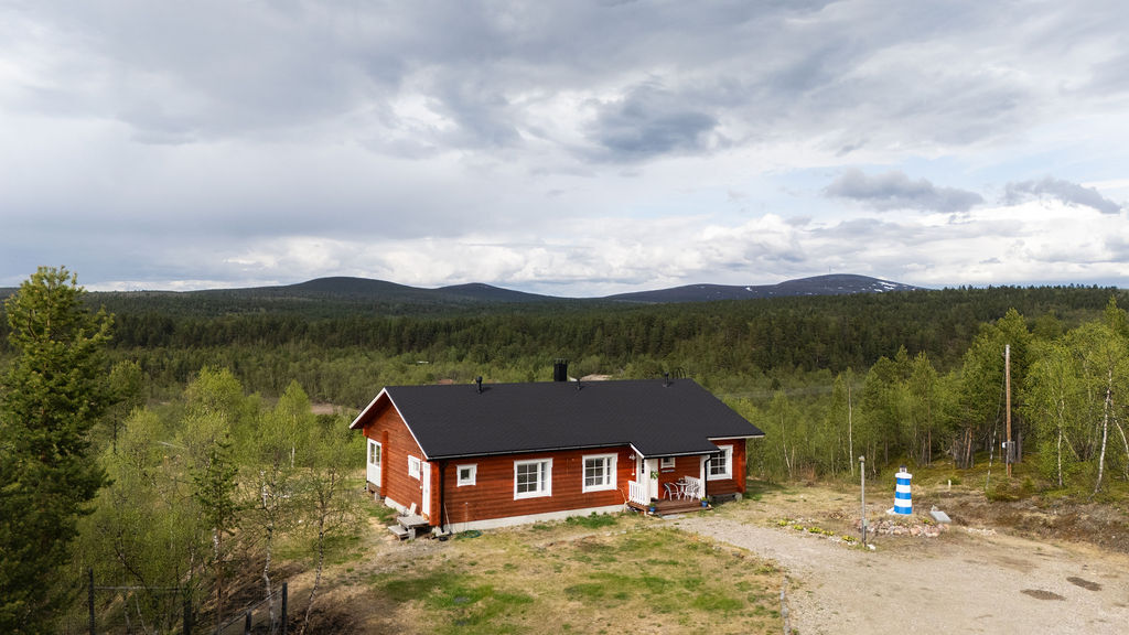 Pasijoentie 13, Karigasniemi