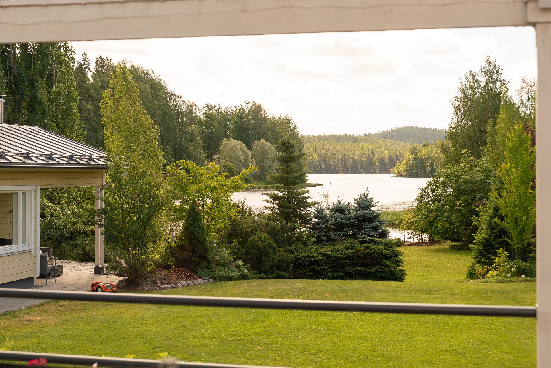 Maisemaa olohuoneesta