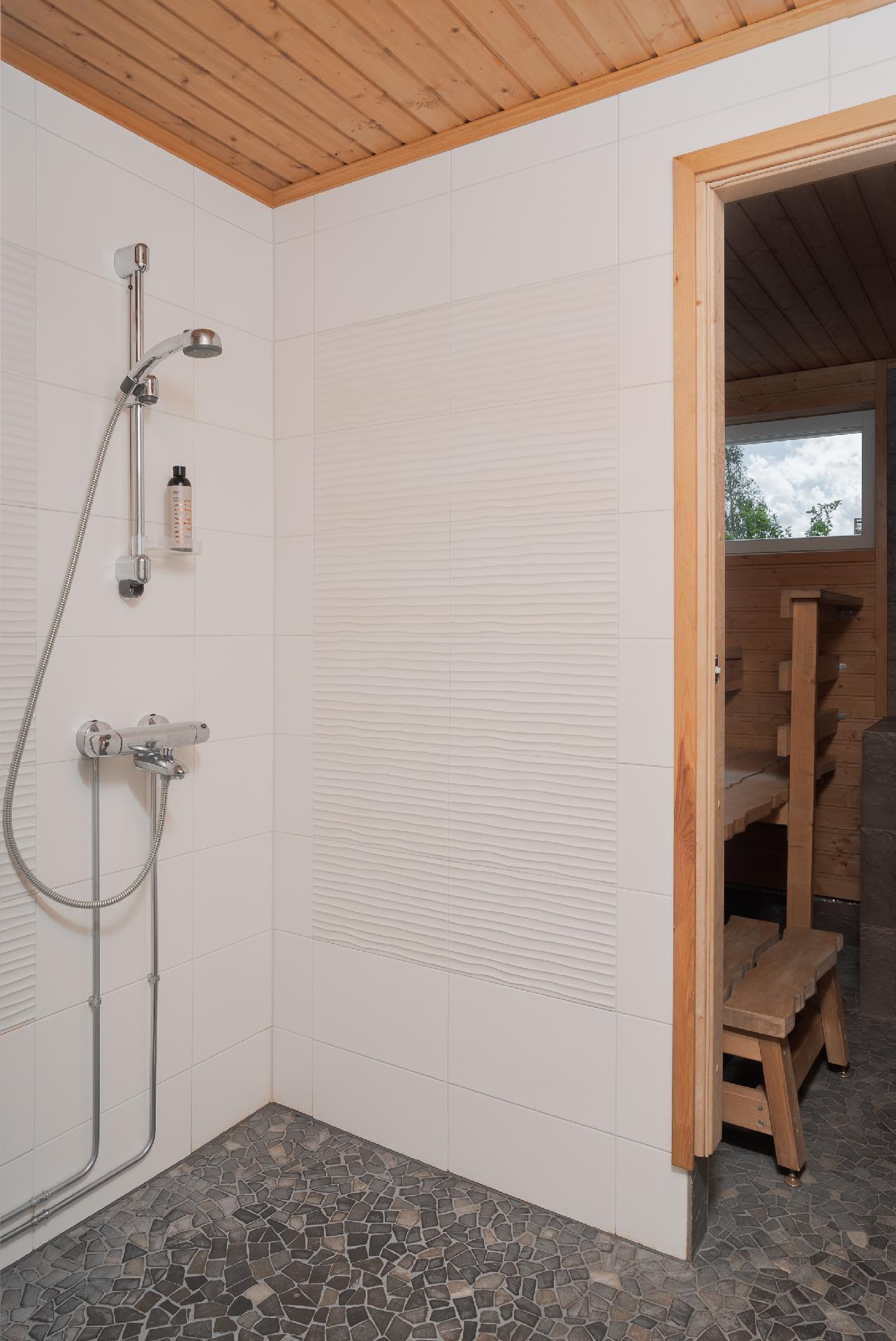 Rantasaunan kylpyhuone