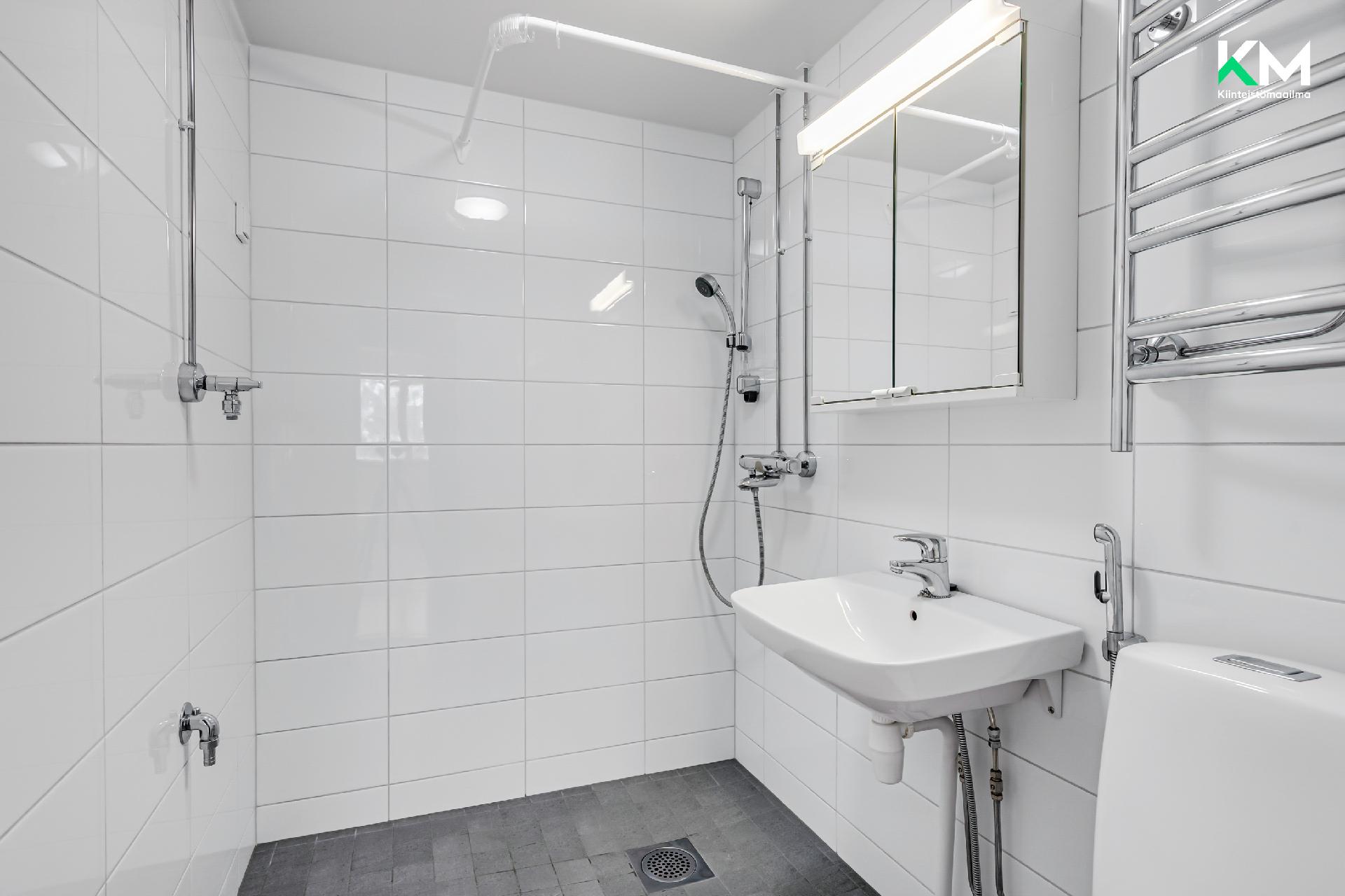 Kylpyhuone uusittu linjasaneerauksen yhteydessä