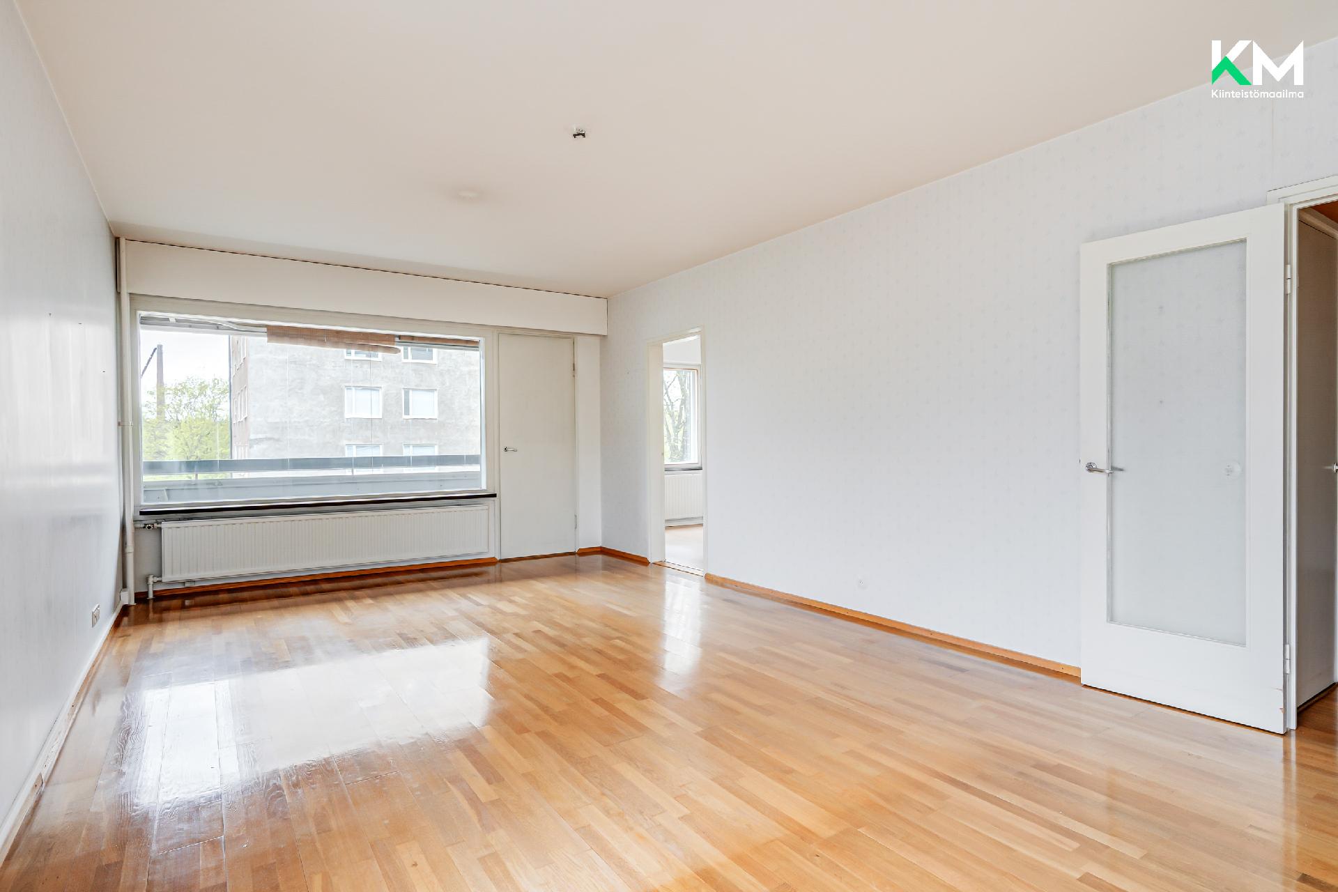 Olohuoneesta kulku makuuhuoneeseen