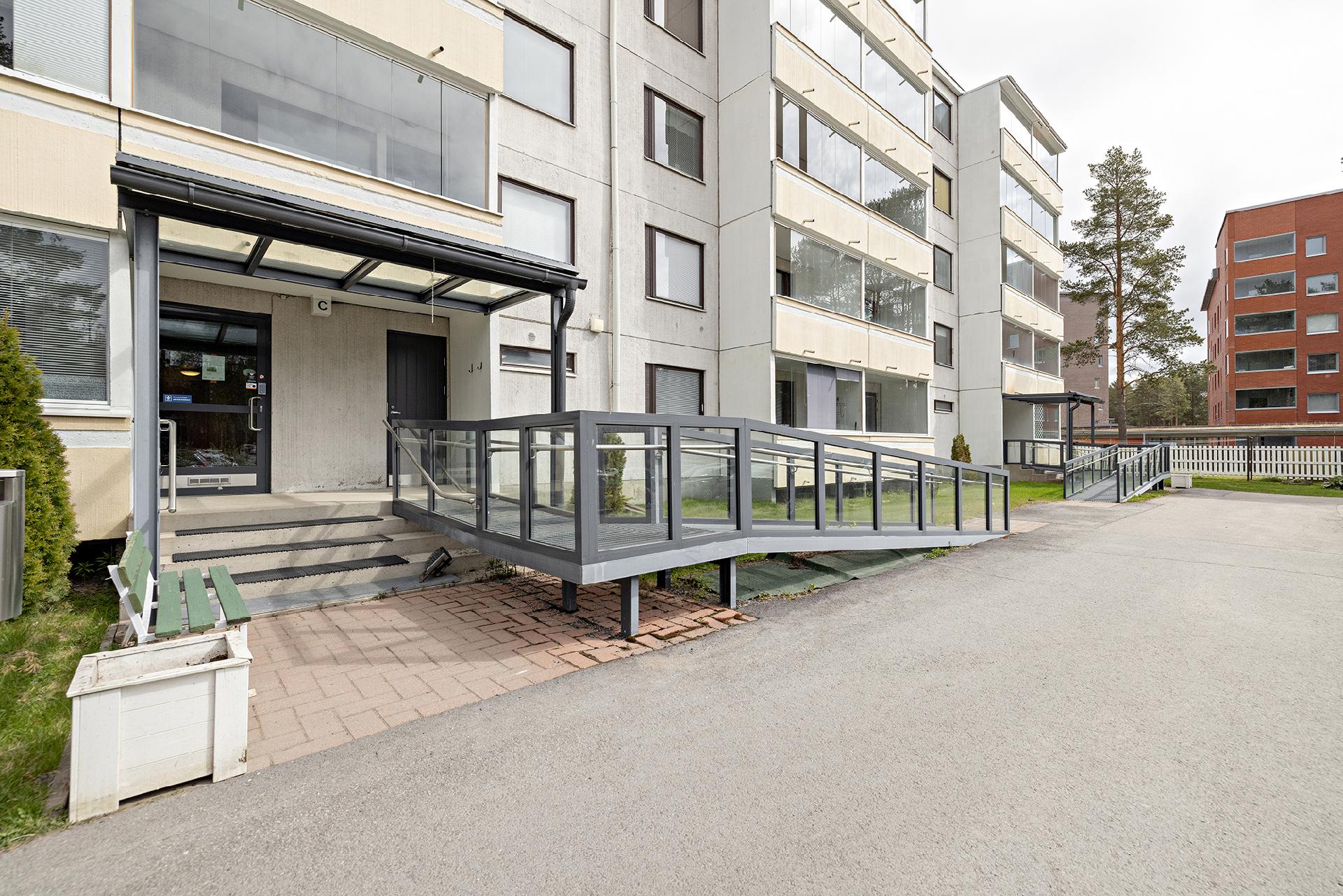 Menninkäisentie 1, Puolivälinkangas, Oulu