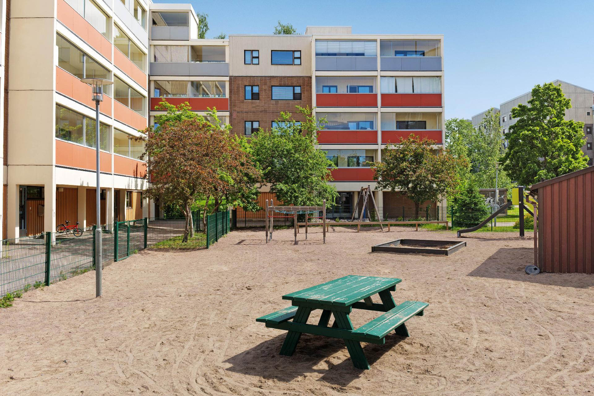 Kaivomestarinkatu 8, Kirkkojärvi, Espoo