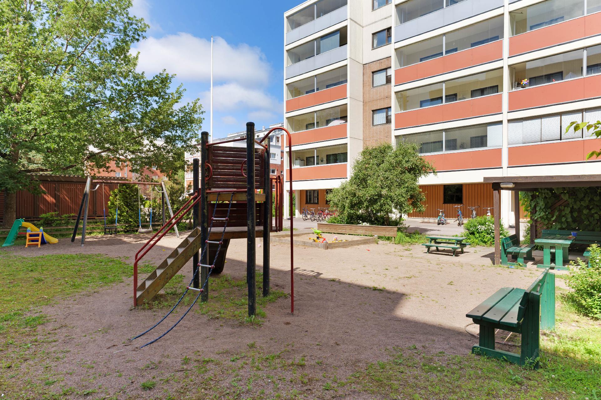 Kaivomestarinkatu 8, Kirkkojärvi, Espoo