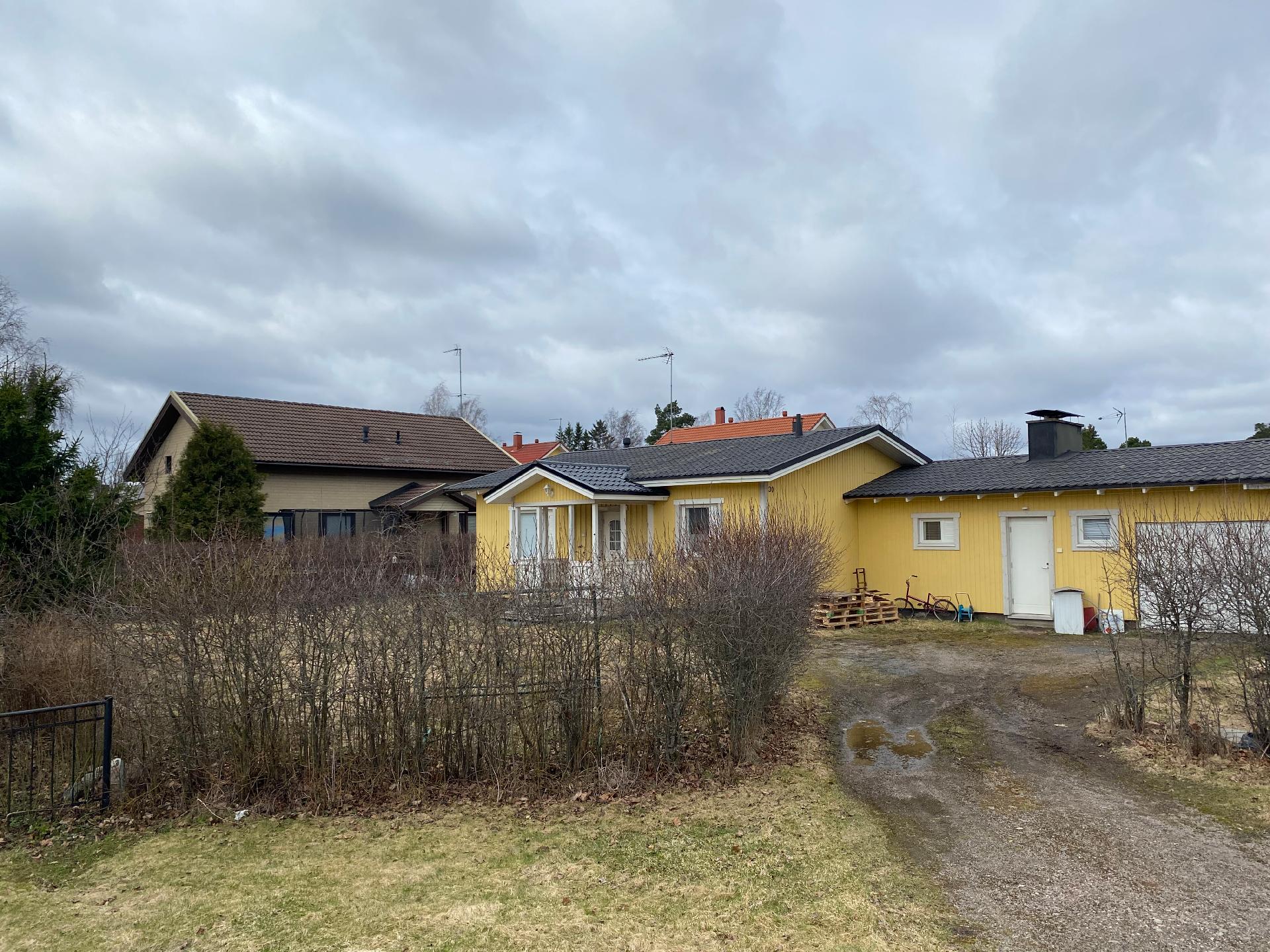 Heinäpellontie 30, Tapaninkylä, Helsinki