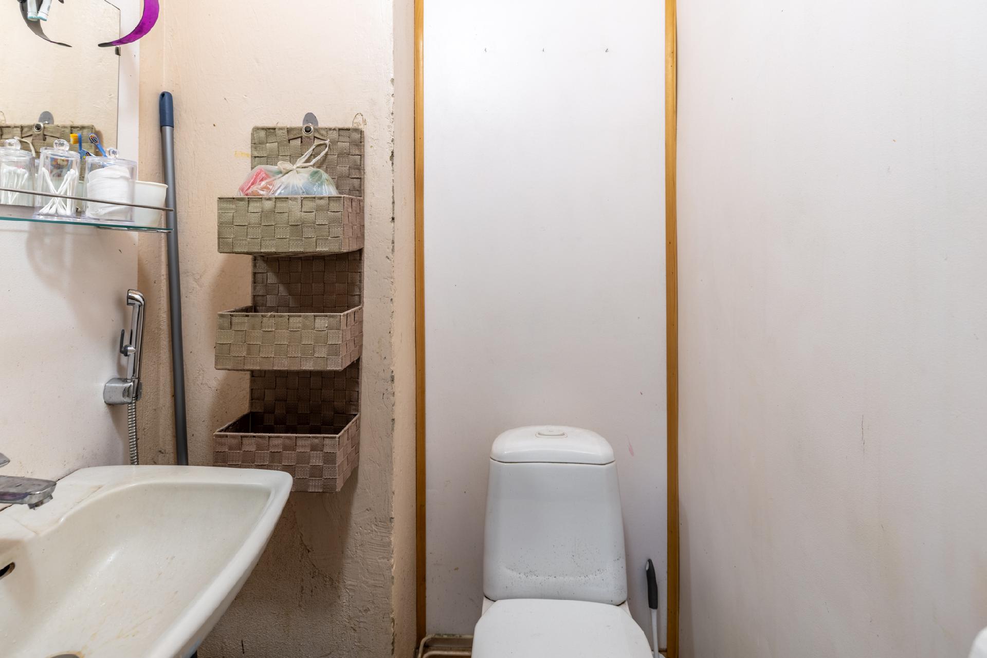 erillinen wc keskikerroksessa