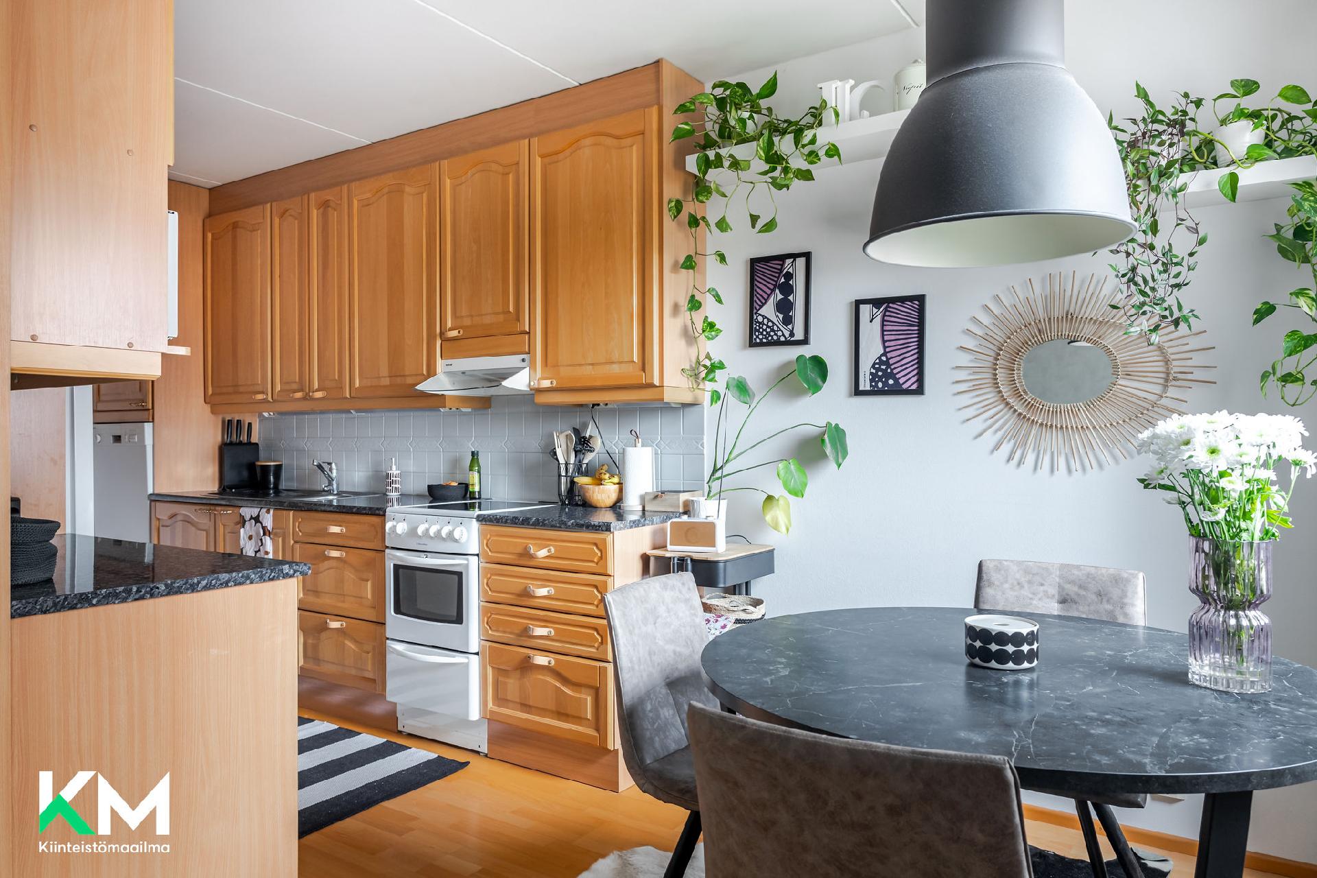 Lautamiehenkatu 8, Asemantausta, Lahti
