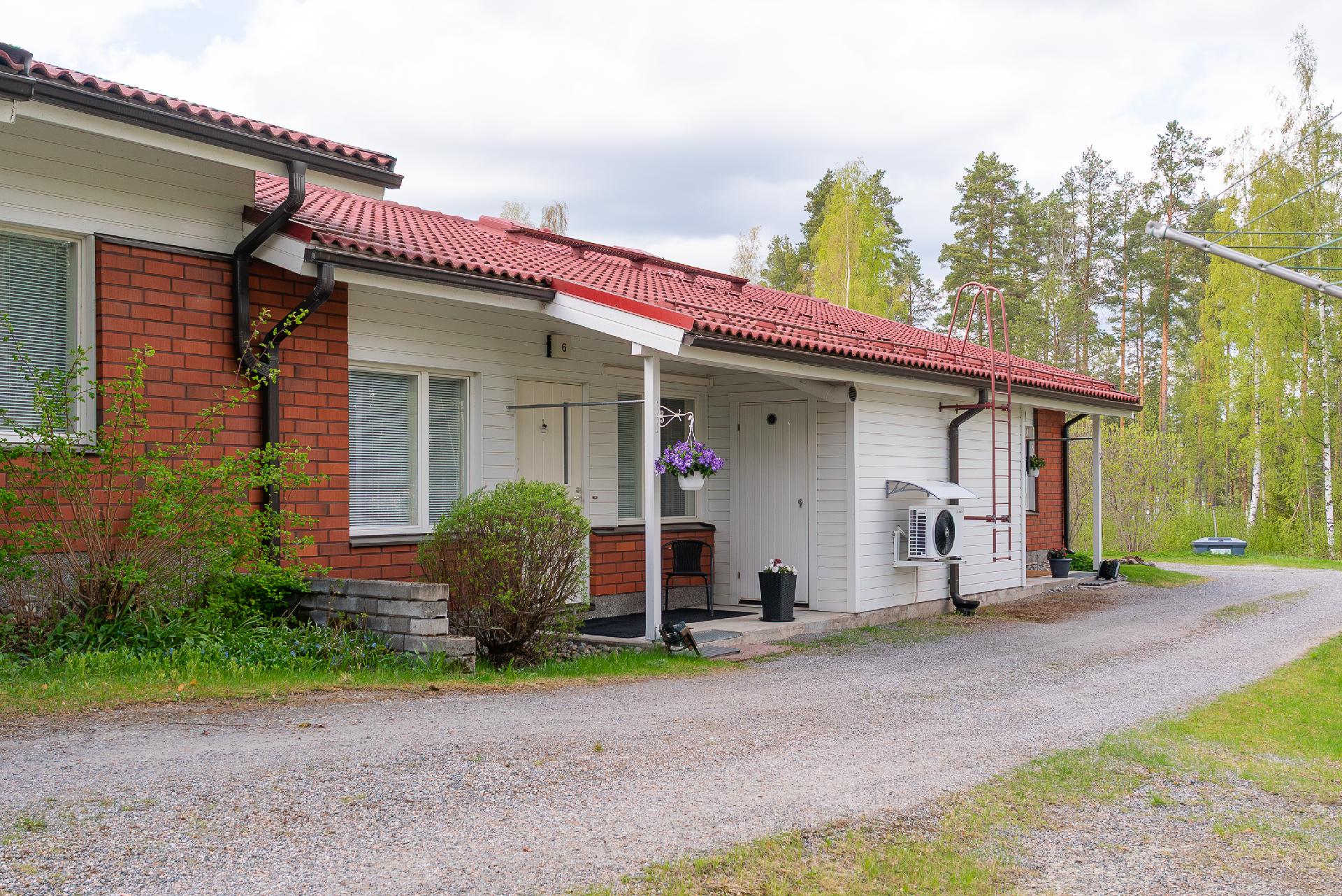 Julkisivu