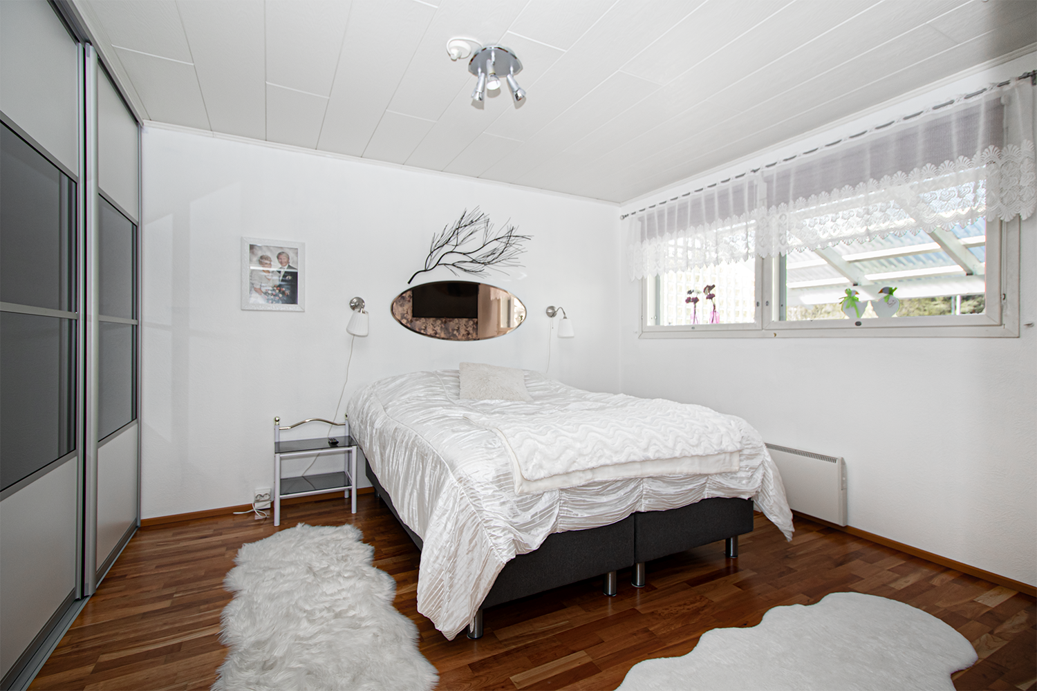 yläkerran makuuhuone