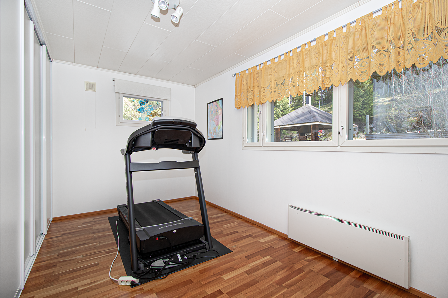 yläkerran makuuhuone