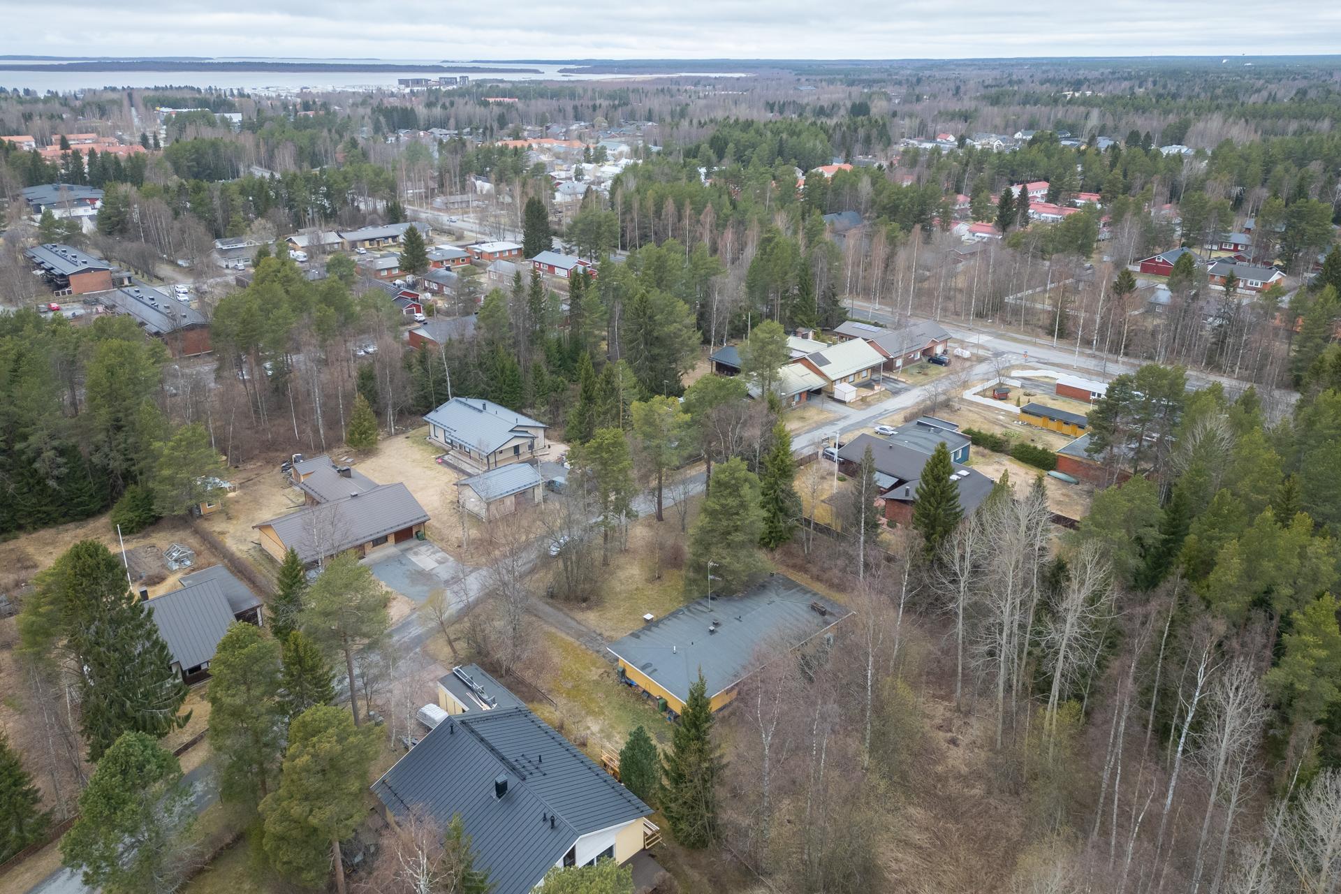 Hakkuritie 9, Pateniemi, Oulu