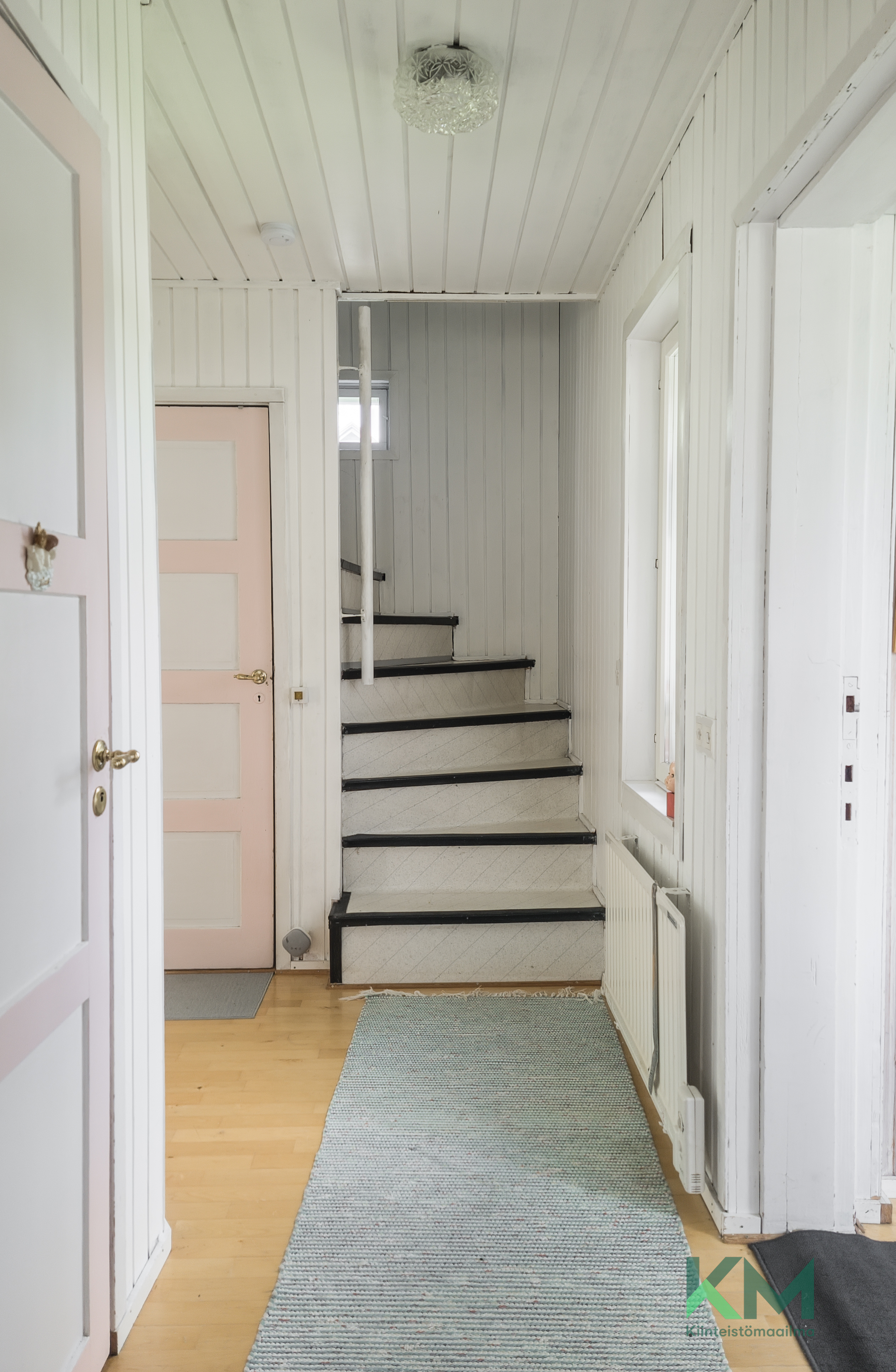Portaikko yläkertaan