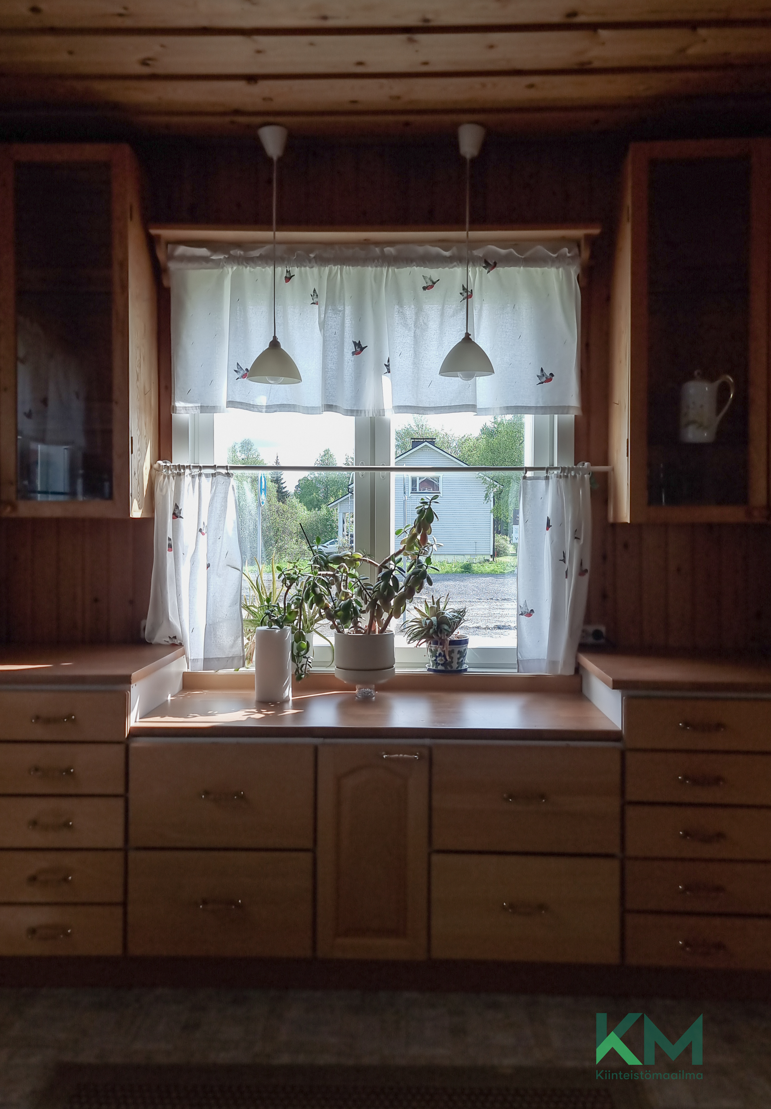 Työtaso ja ikkunat
