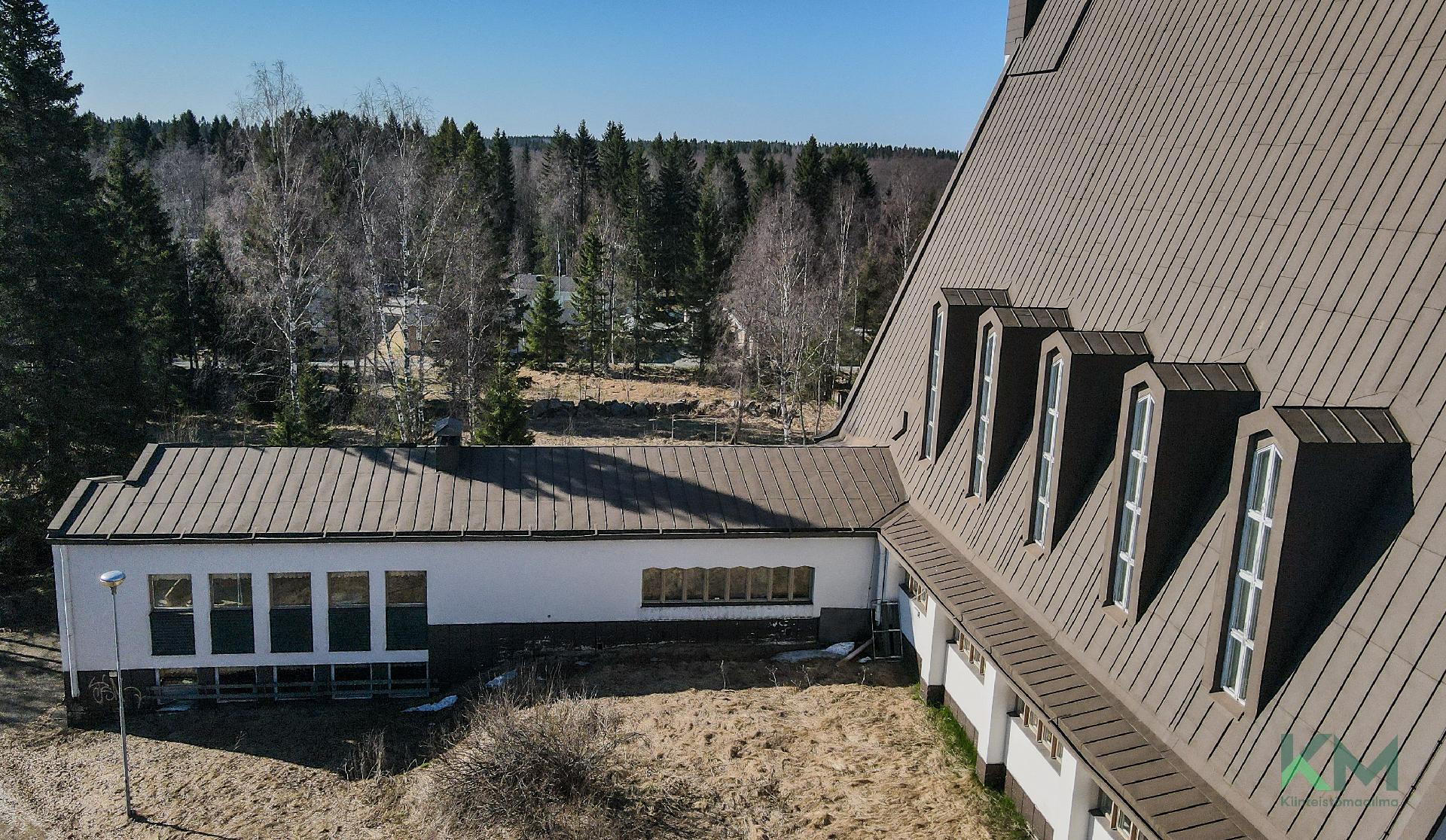 Kirkkosali ja toiminnallinen puoli