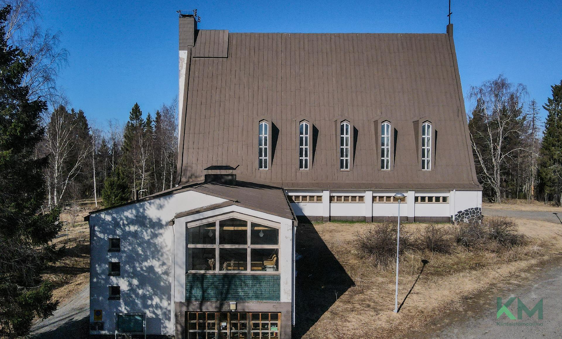 Toiminnallisella puolella kaksi kerrosta
