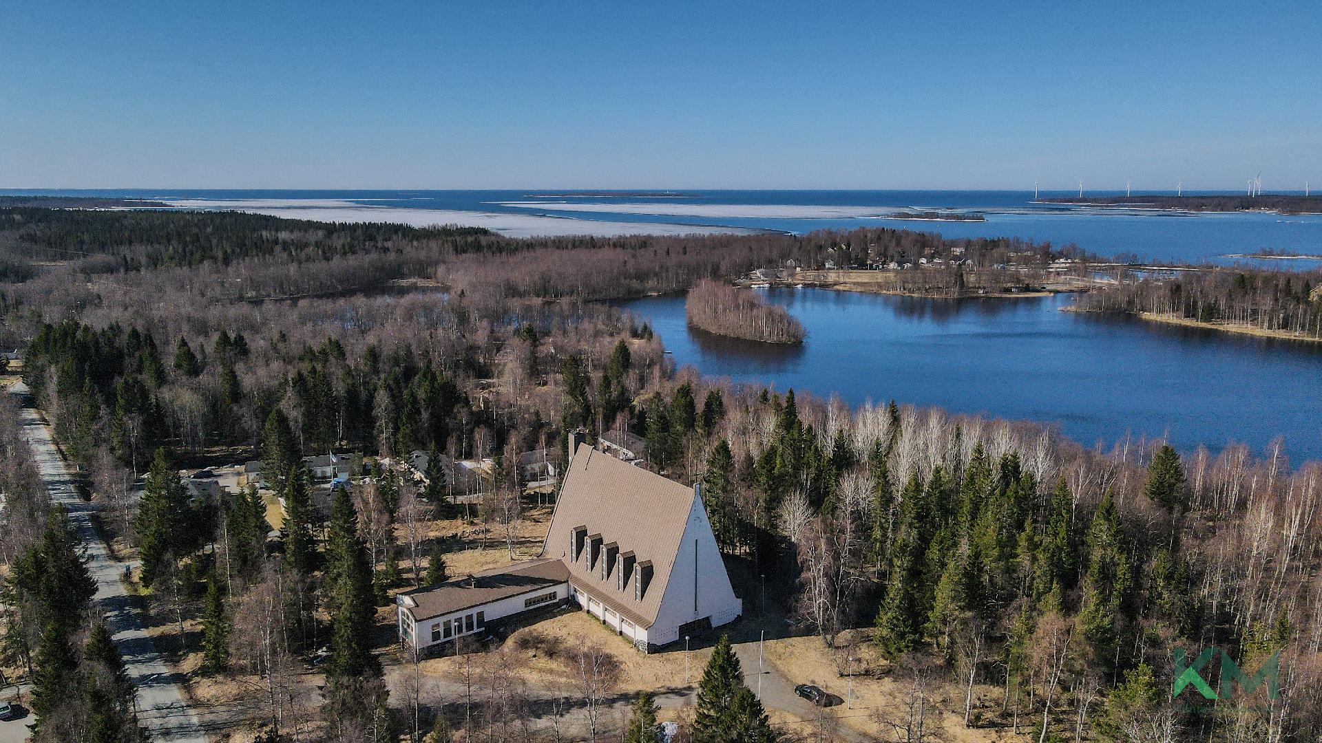 Iso omatontti noin 1,76 ha