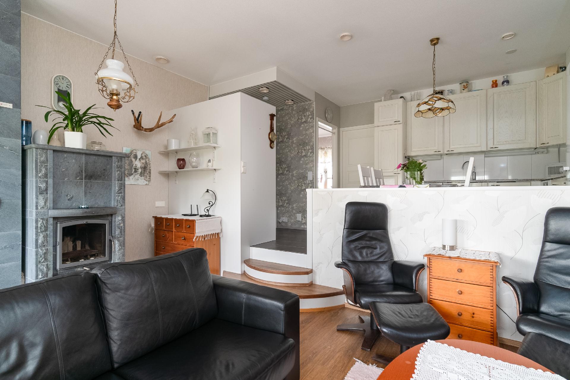 Olohuoneesta keittiöön