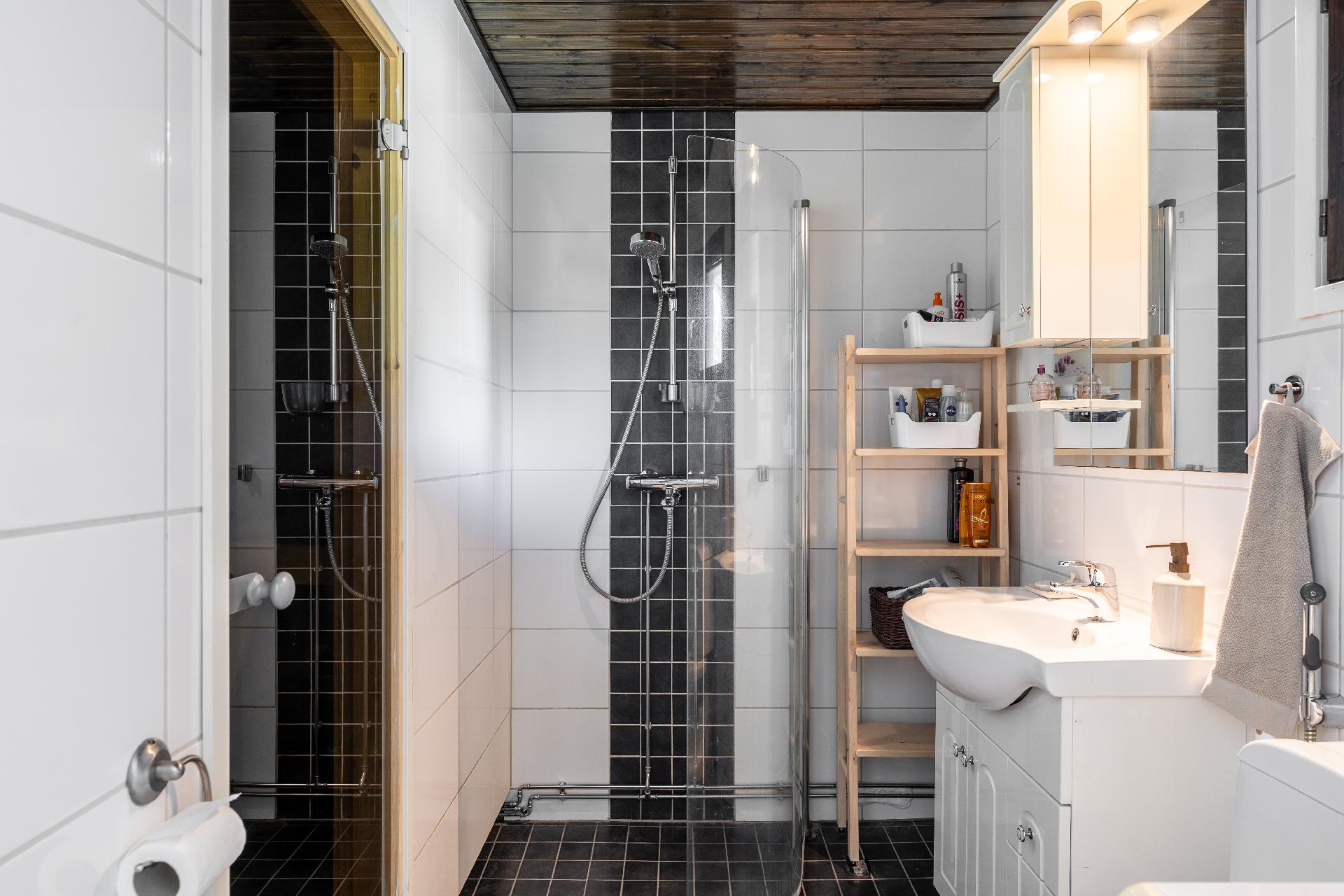 Lampikuja 4, Alaranta, Ii