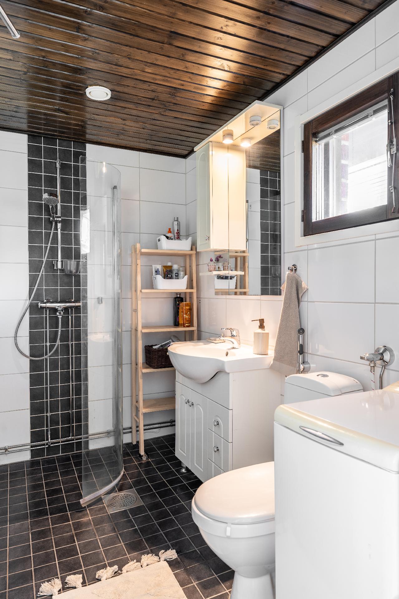 Lampikuja 4, Alaranta, Ii