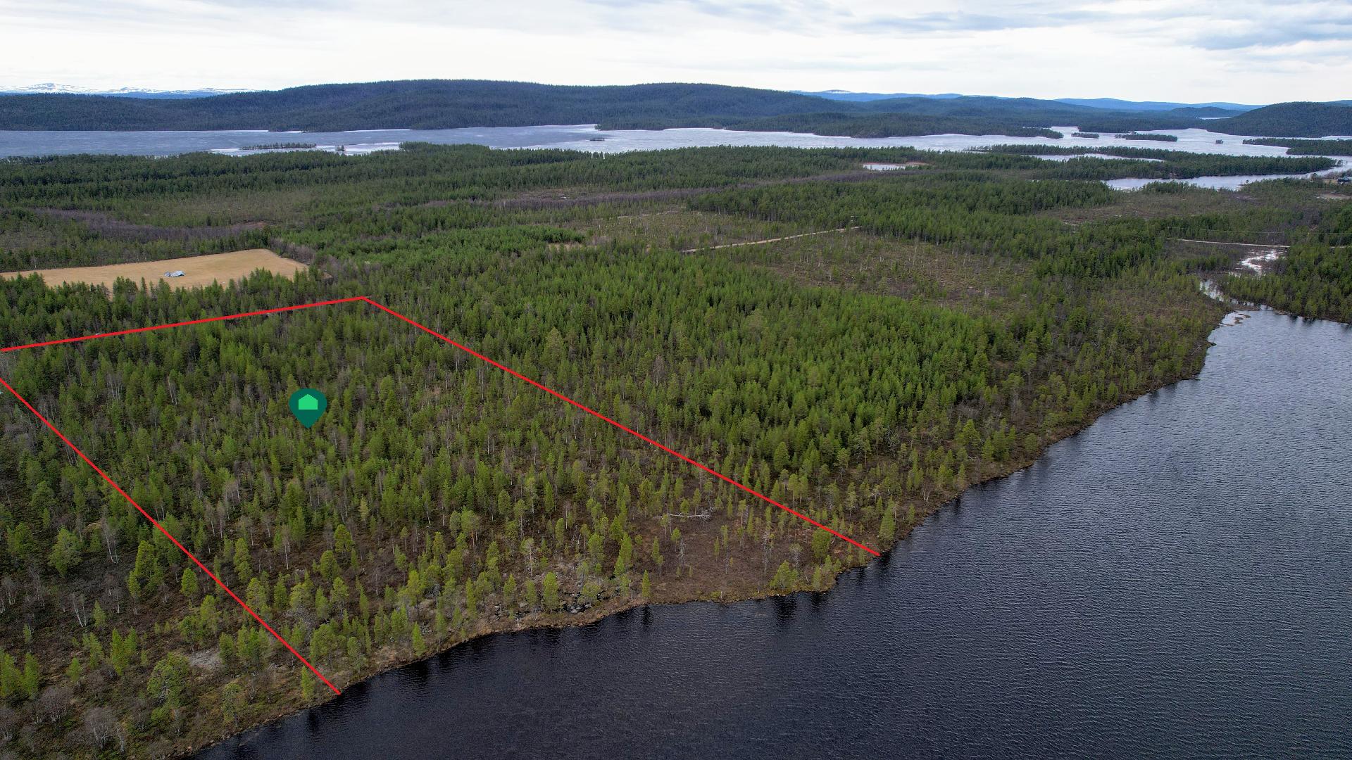 Taustalla Muddusjärvi