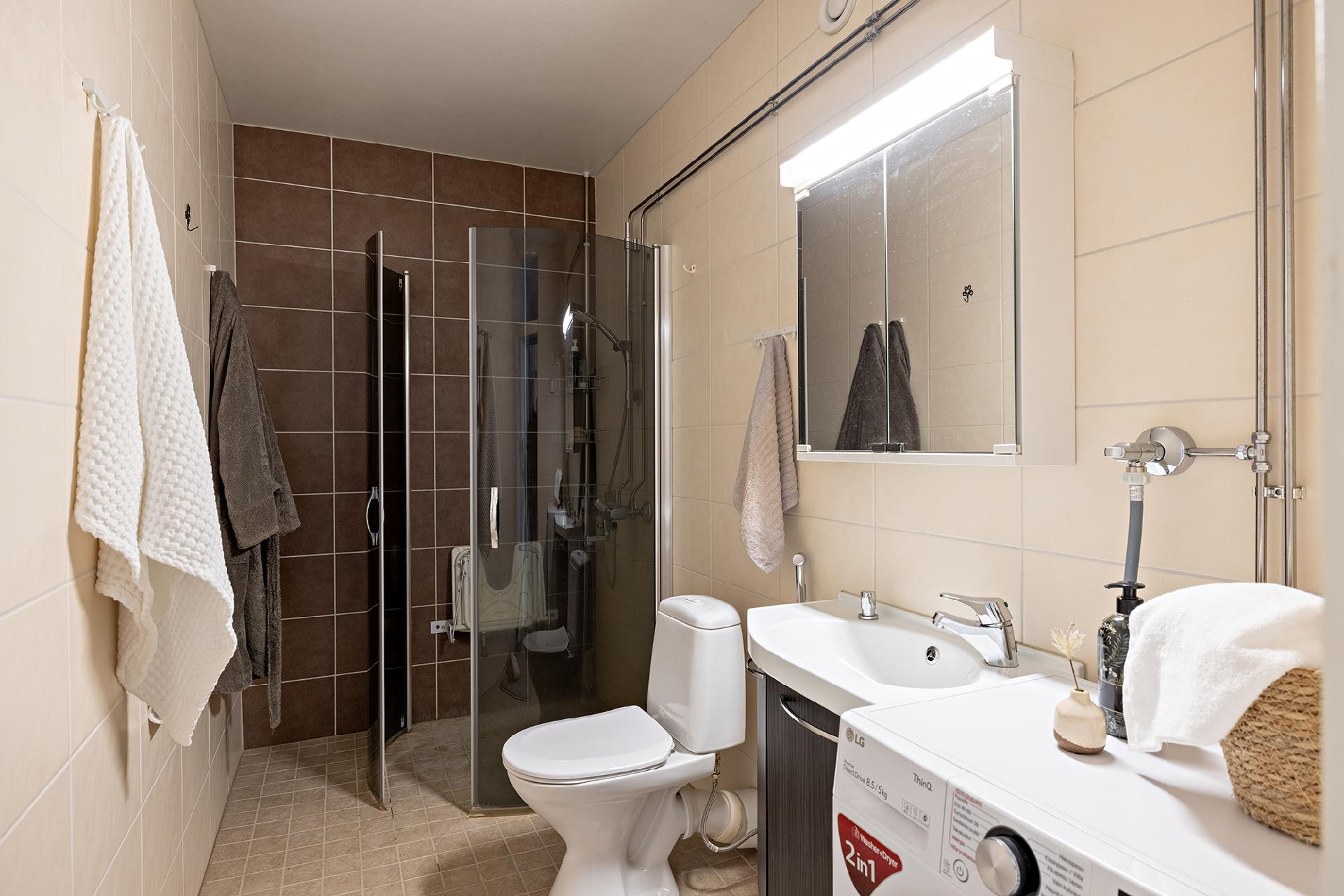 Ampuhaukantie 5, Kaukovainio, Oulu