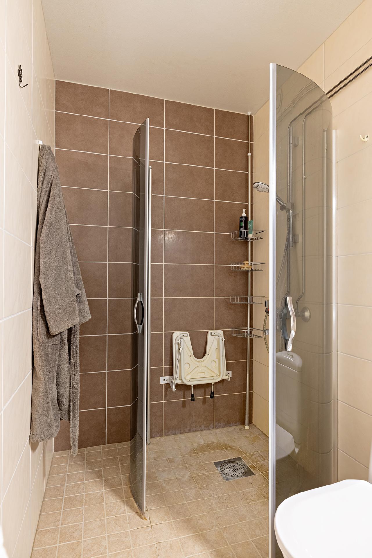 Ampuhaukantie 5, Kaukovainio, Oulu