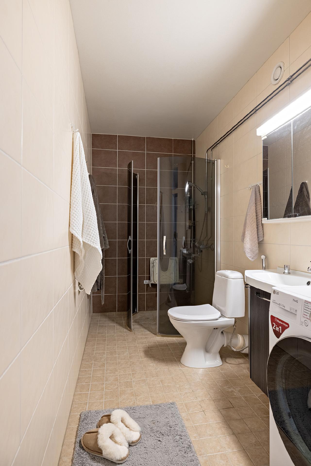 Ampuhaukantie 5, Kaukovainio, Oulu