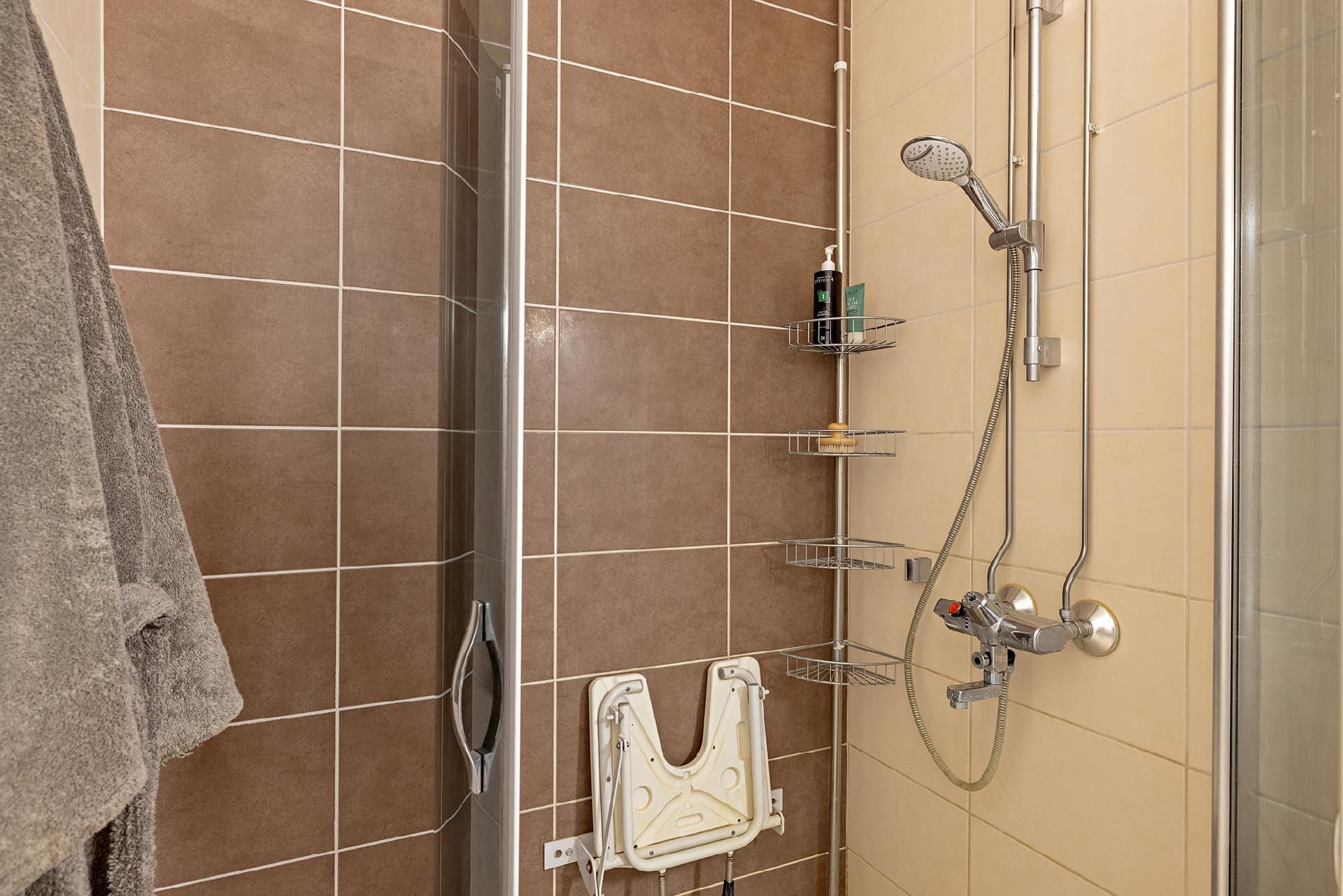 Ampuhaukantie 5, Kaukovainio, Oulu