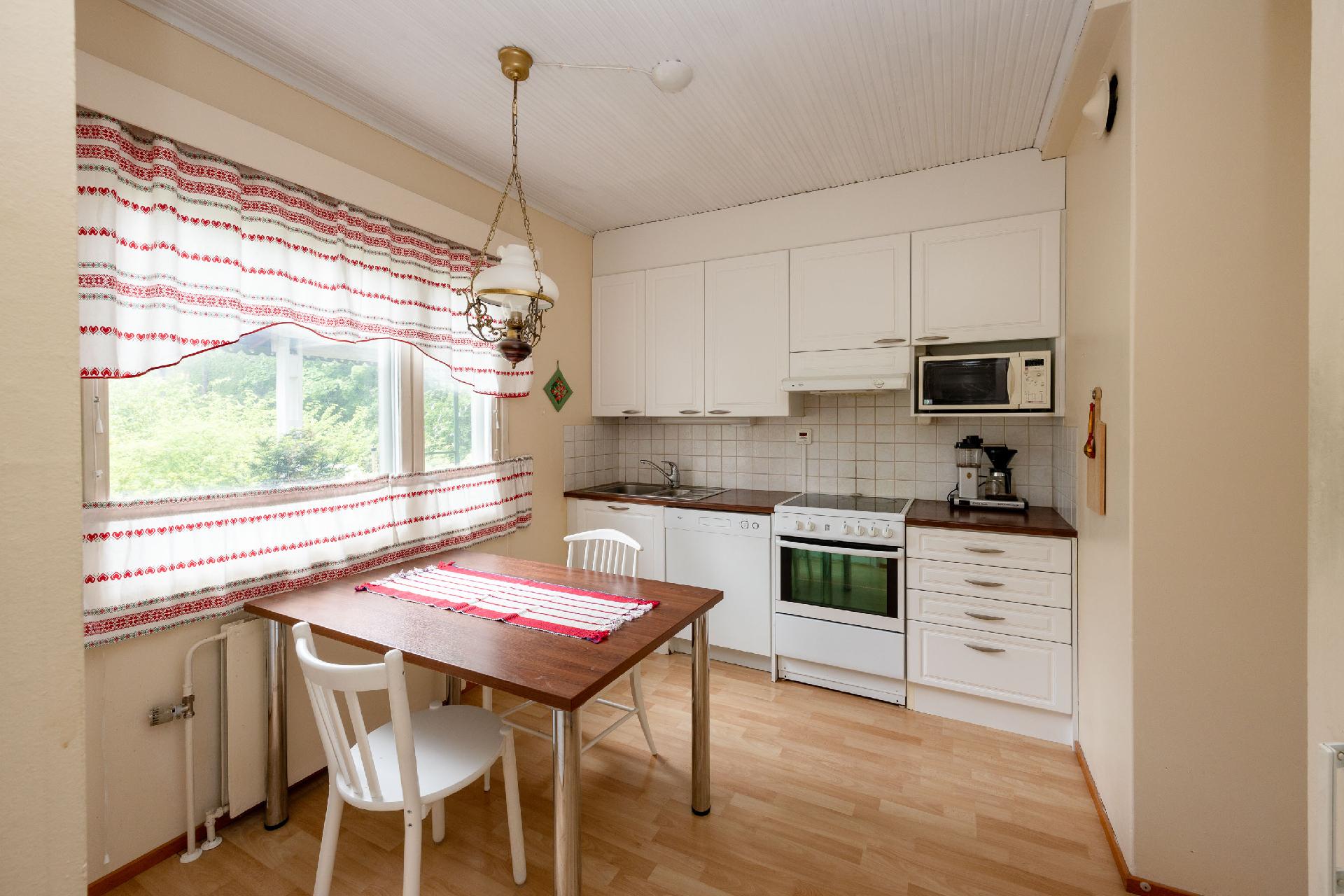 Länsi-Louhenkatu 30, Neitsytlinna, Lohja