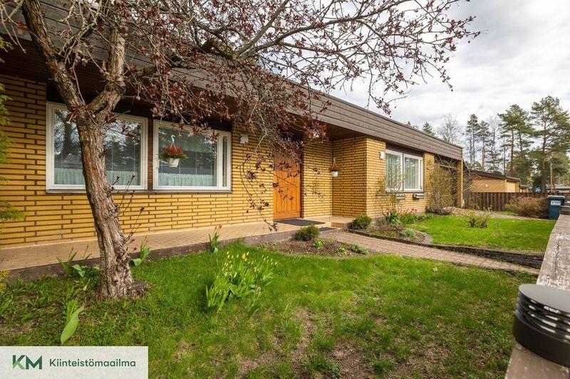 Harakankellonkatu 3, Mäntykangas, Kotka