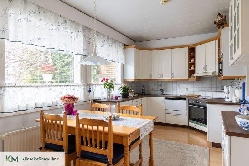 Harakankellonkatu 3, Mäntykangas, Kotka