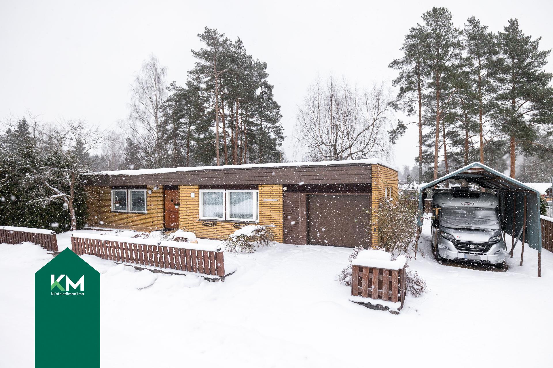 Harakankellonkatu 3, Mäntykangas, Kotka