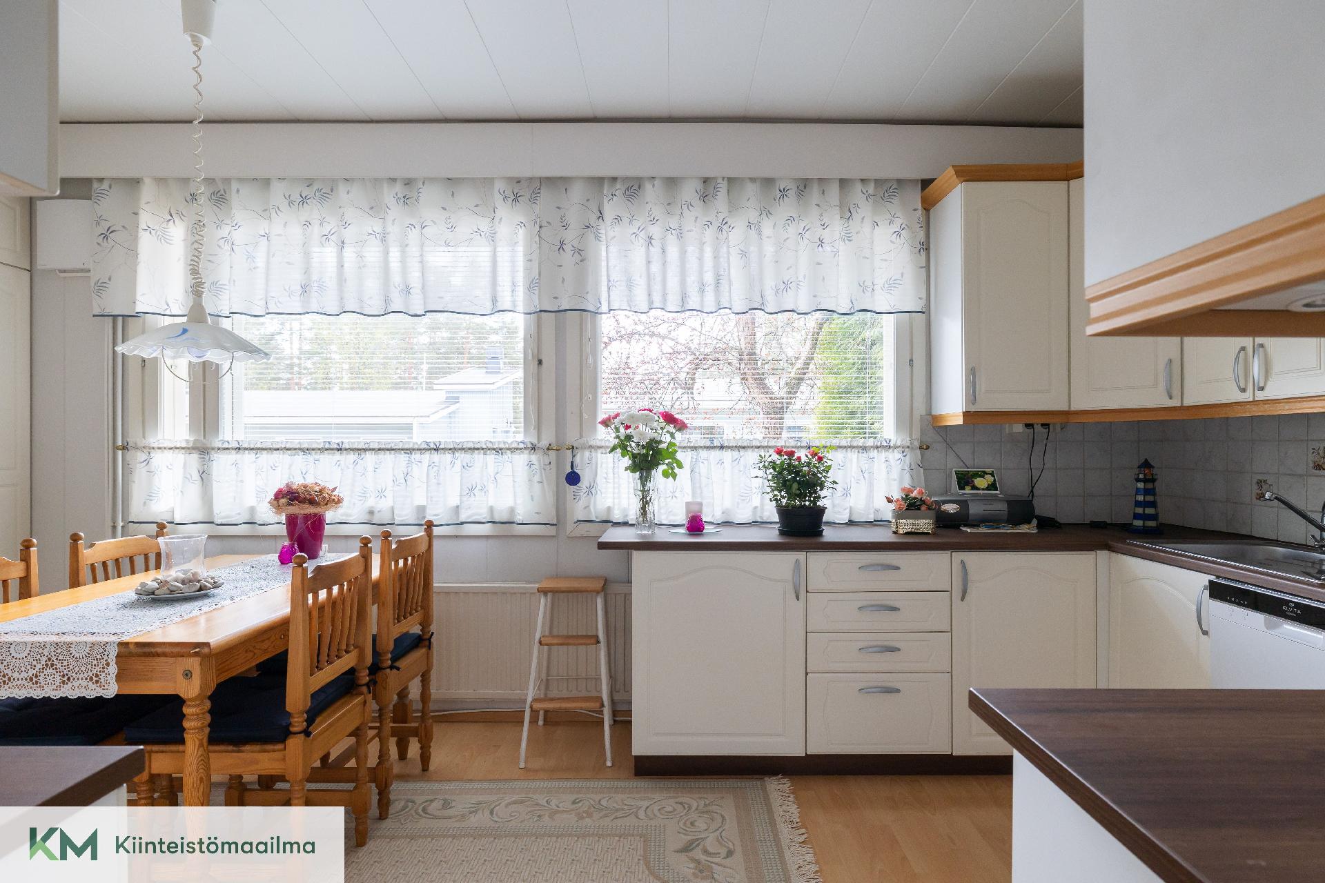 Harakankellonkatu 3, Mäntykangas, Kotka